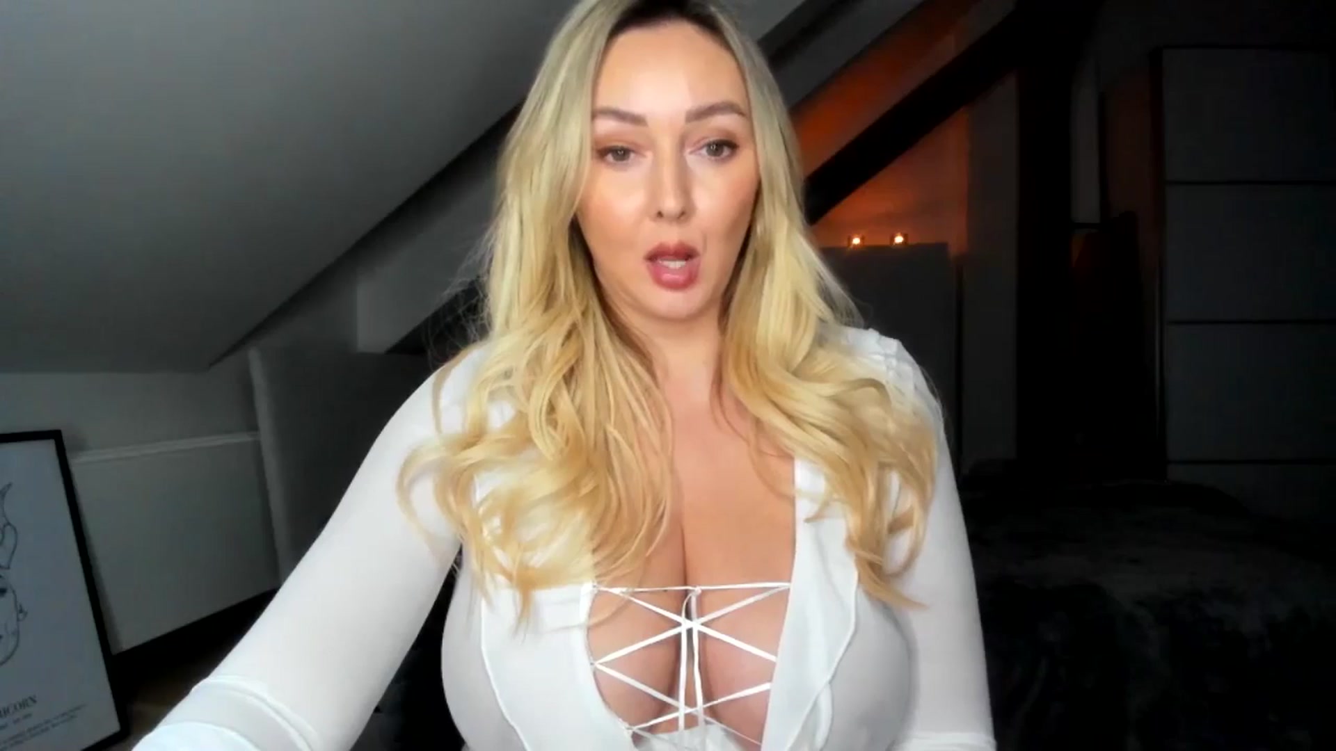 Gallery image thumbnail from Mi_Ha's myfreecams stream on, 12/30/2025, 15:14 image 5 of 20