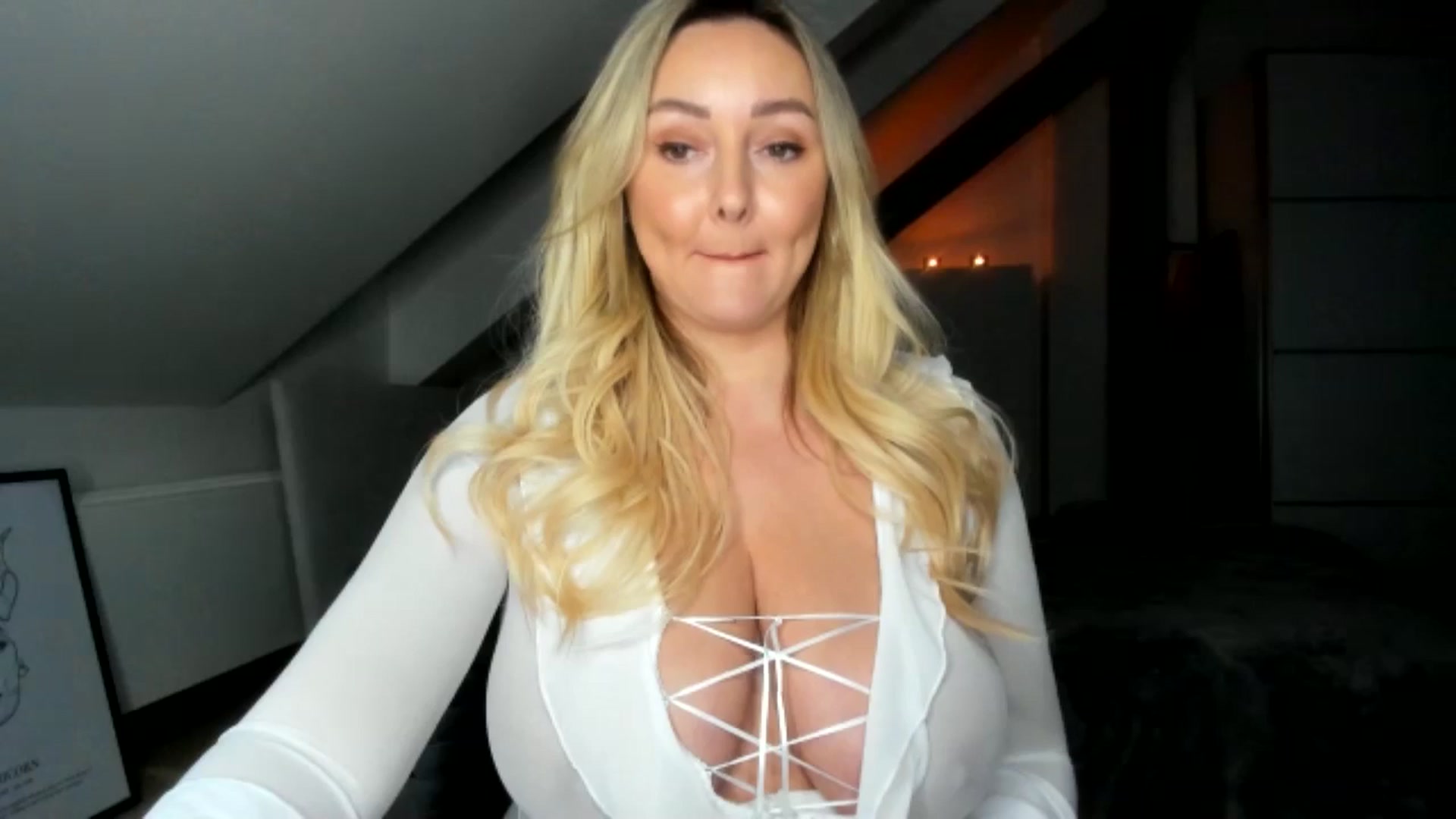 Gallery image thumbnail from Mi_Ha's myfreecams stream on, 12/30/2025, 15:14 image 4 of 20