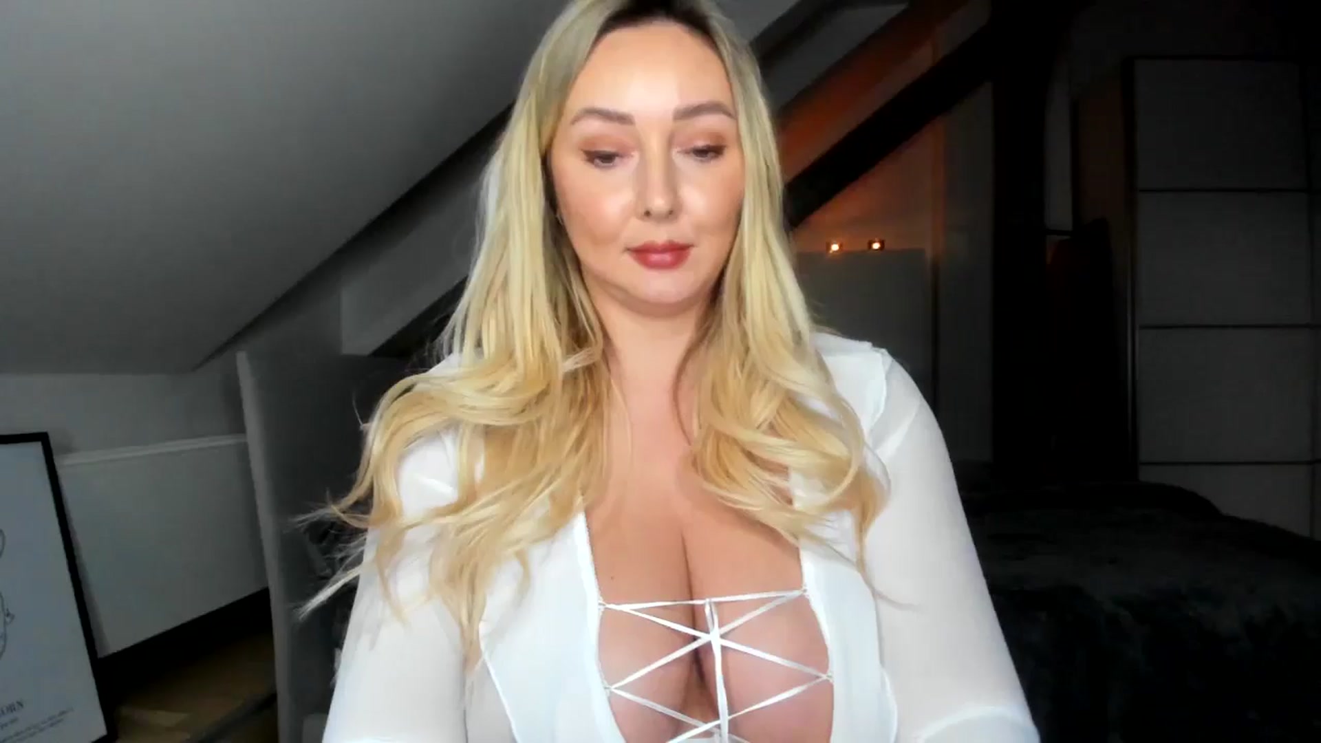 Gallery image thumbnail from Mi_Ha's myfreecams stream on, 12/30/2025, 16:48 image 16 of 20