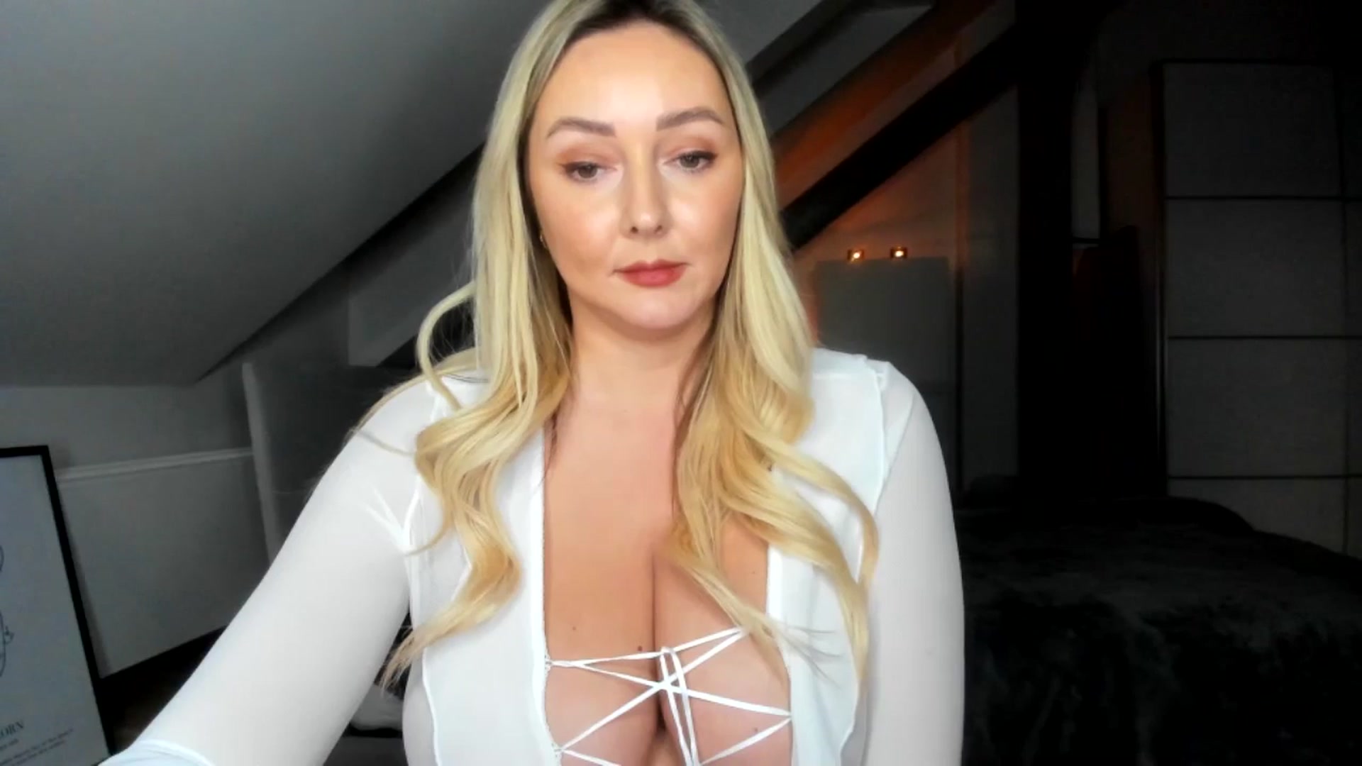 Gallery image thumbnail from Mi_Ha's myfreecams stream on, 12/30/2025, 16:48 image 20 of 20