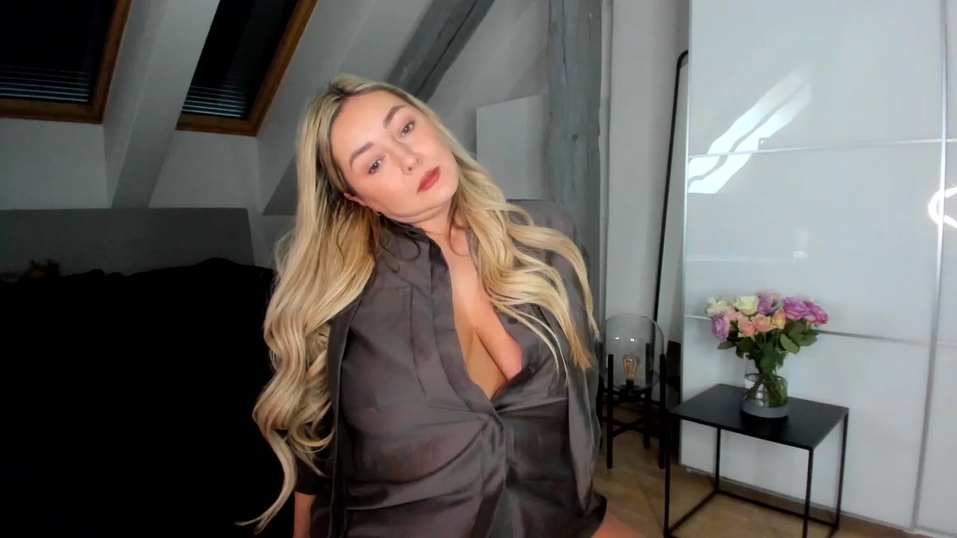 Gallery image thumbnail from Mi_Ha's myfreecams stream on, 02/02/2026, 12:35 image 17 of 20
