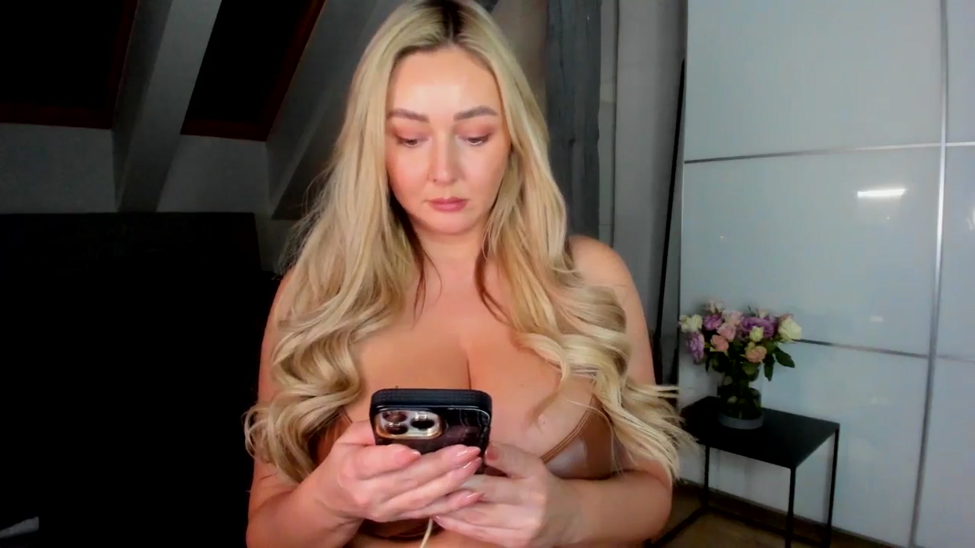Gallery image thumbnail from Mi_Ha's myfreecams stream on, 02/03/2026, 17:05 image 15 of 20