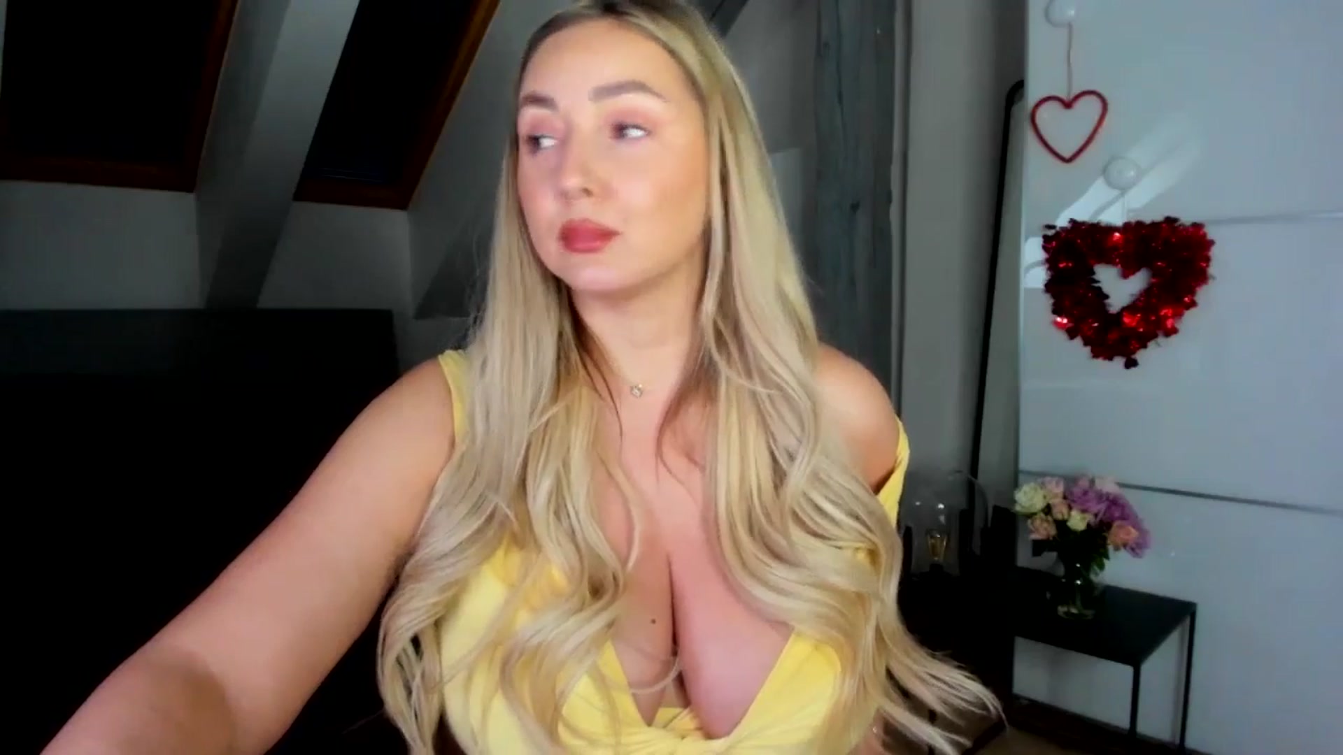 Gallery image thumbnail from Mi_Ha's myfreecams stream on, 02/04/2026, 14:37 image 16 of 20