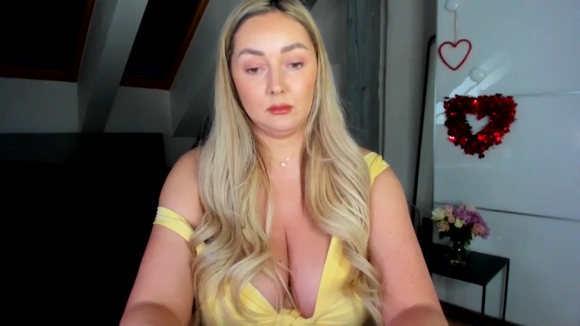 Gallery image thumbnail from Mi_Ha's myfreecams stream on, 02/04/2026, 14:37 image 14 of 20