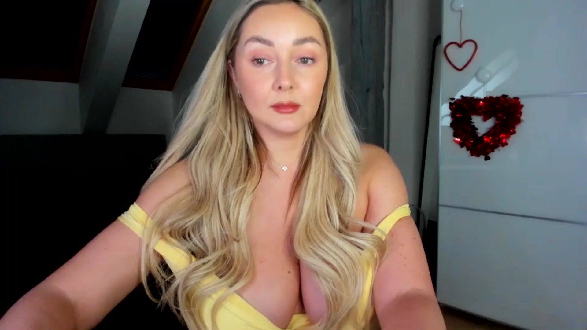Gallery image thumbnail from Mi_Ha's myfreecams stream on, 02/04/2026, 14:37 image 11 of 20