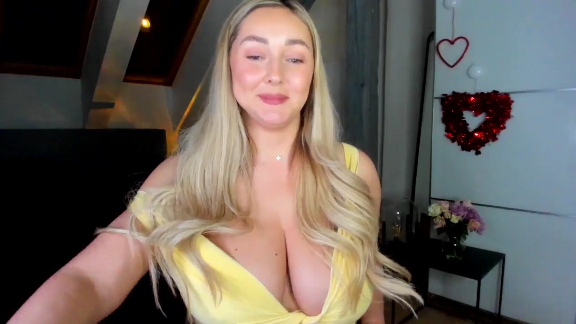 Gallery image thumbnail from Mi_Ha's myfreecams stream on, 02/04/2026, 17:39 image 14 of 20