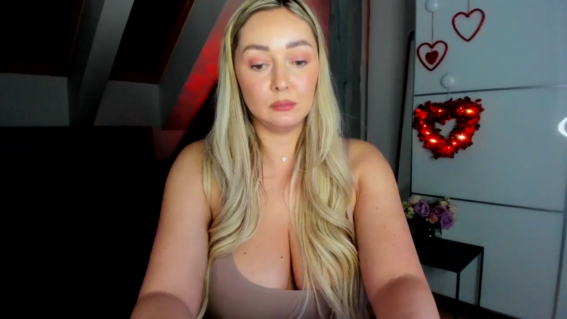 Gallery image thumbnail from Mi_Ha's myfreecams stream on, 02/05/2026, 16:48 image 19 of 20