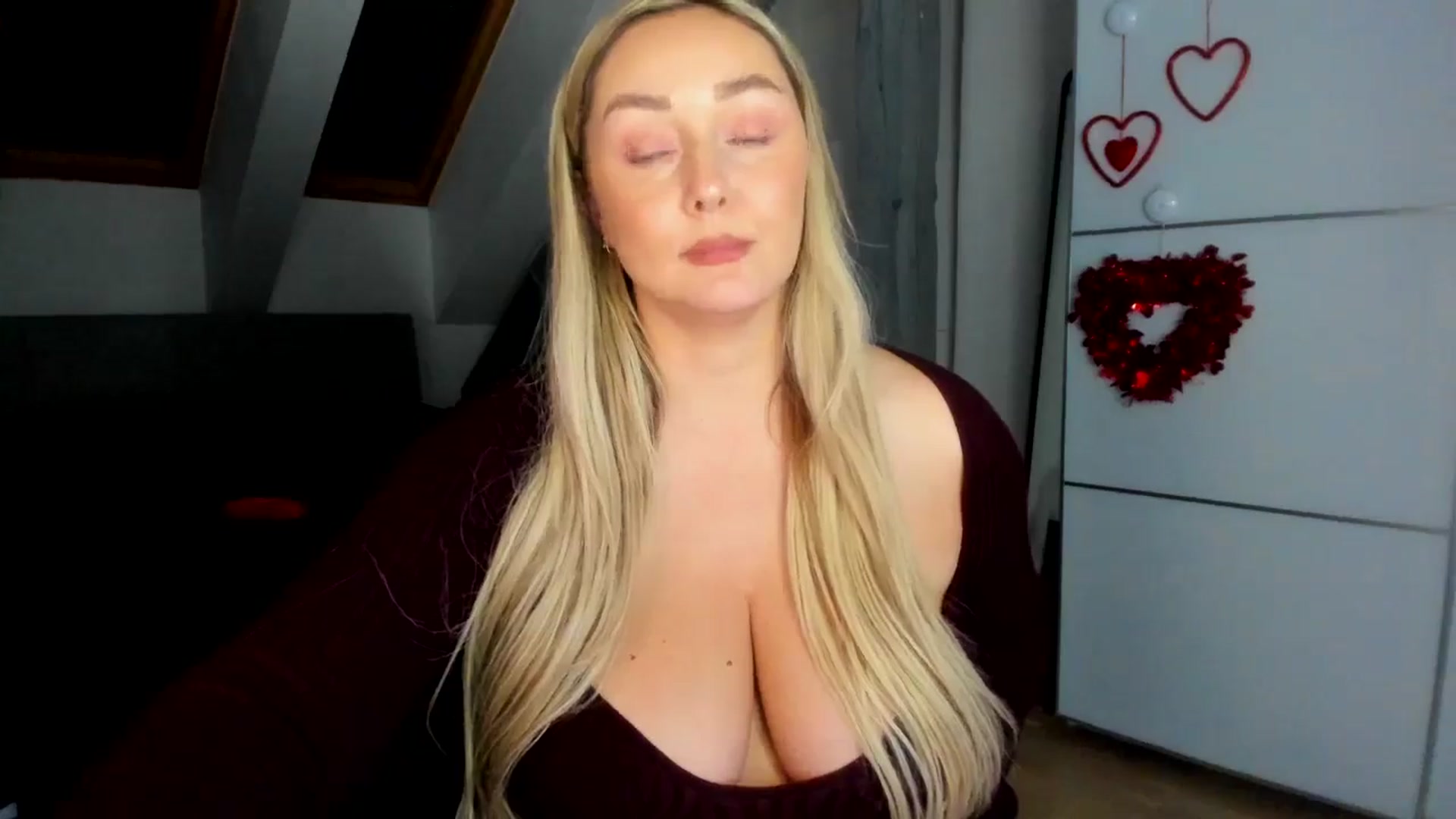 Gallery image thumbnail from Mi_Ha's myfreecams stream on, 02/09/2026, 16:49 image 13 of 20