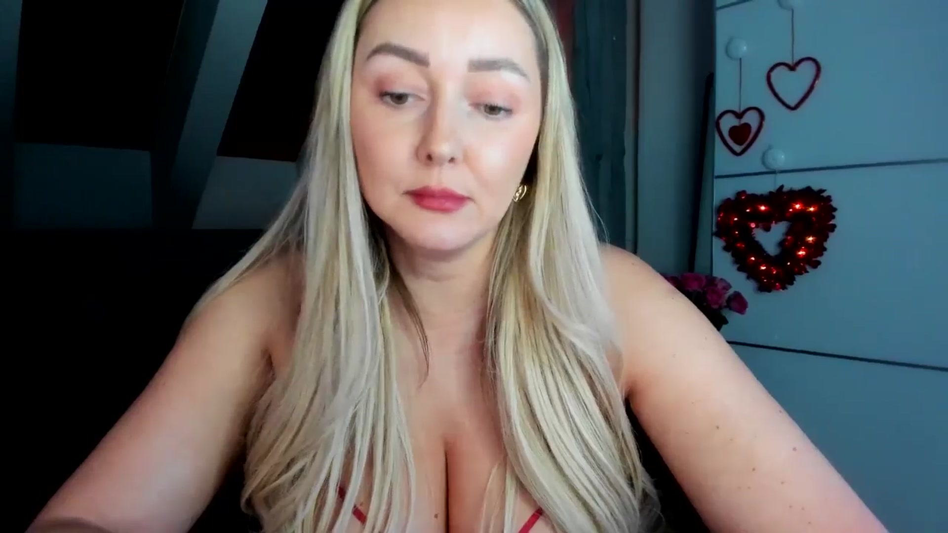 Gallery image thumbnail from Mi_Ha's myfreecams stream on, 02/14/2026, 18:08 image 3 of 20