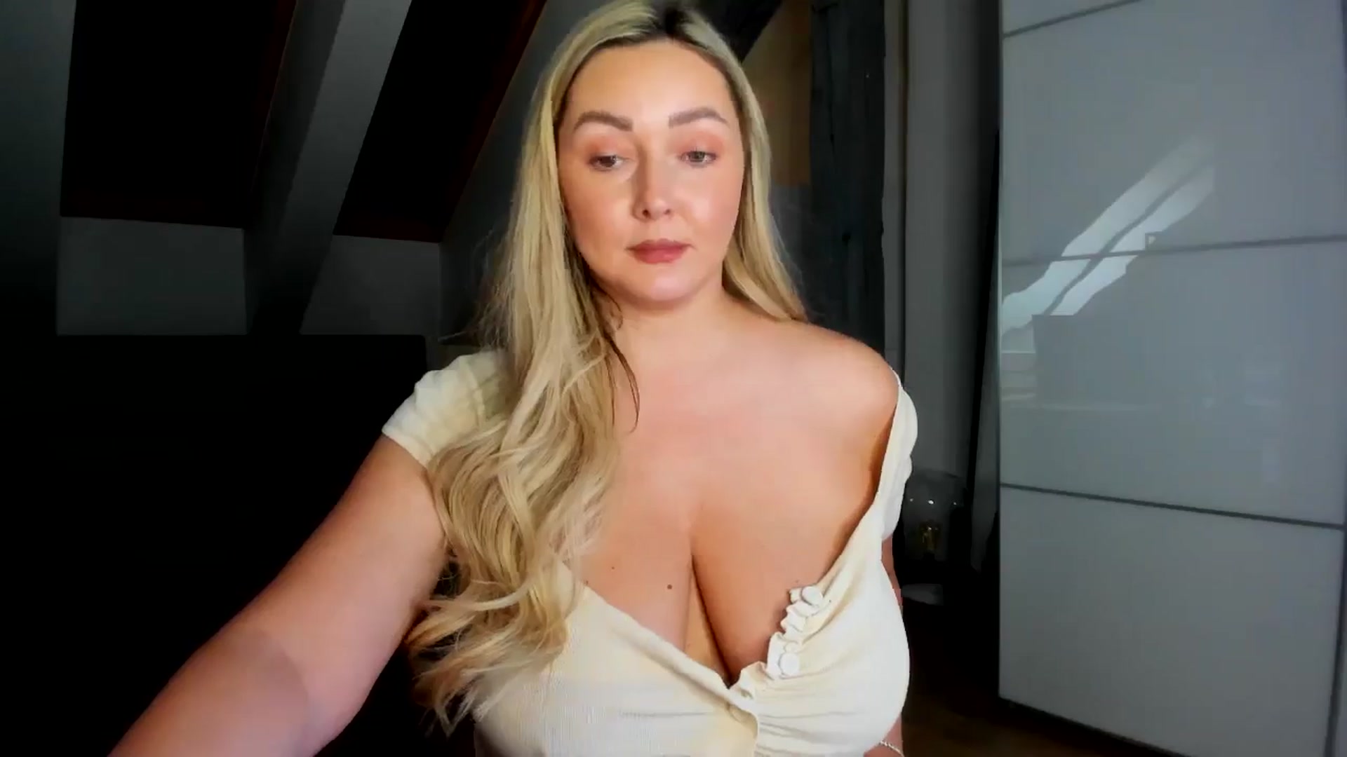 Gallery image thumbnail from Mi_Ha's myfreecams stream on, 02/17/2026, 15:37 image 20 of 20