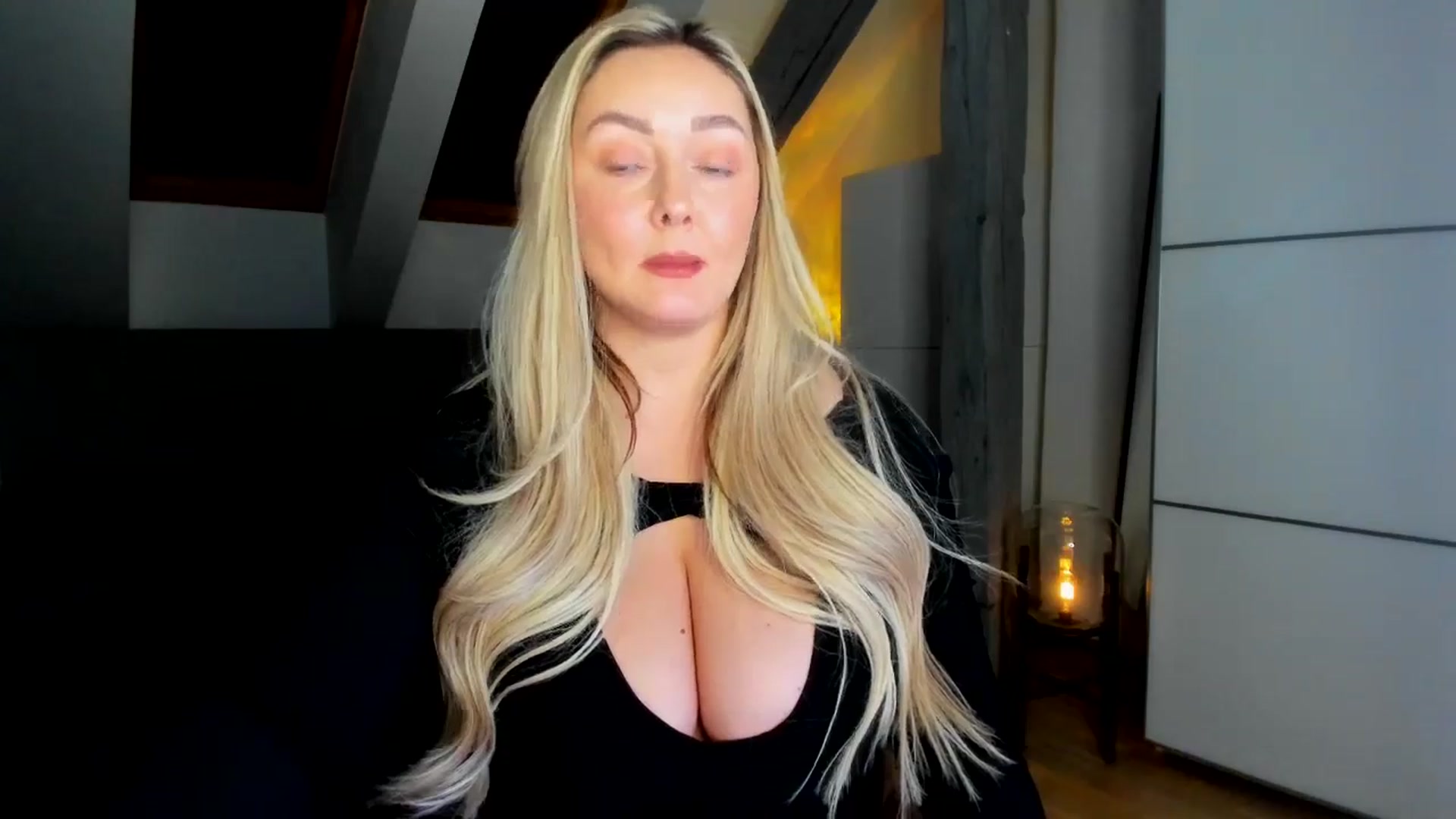 Gallery image thumbnail from Mi_Ha's myfreecams stream on, 02/18/2026, 16:55 image 17 of 20