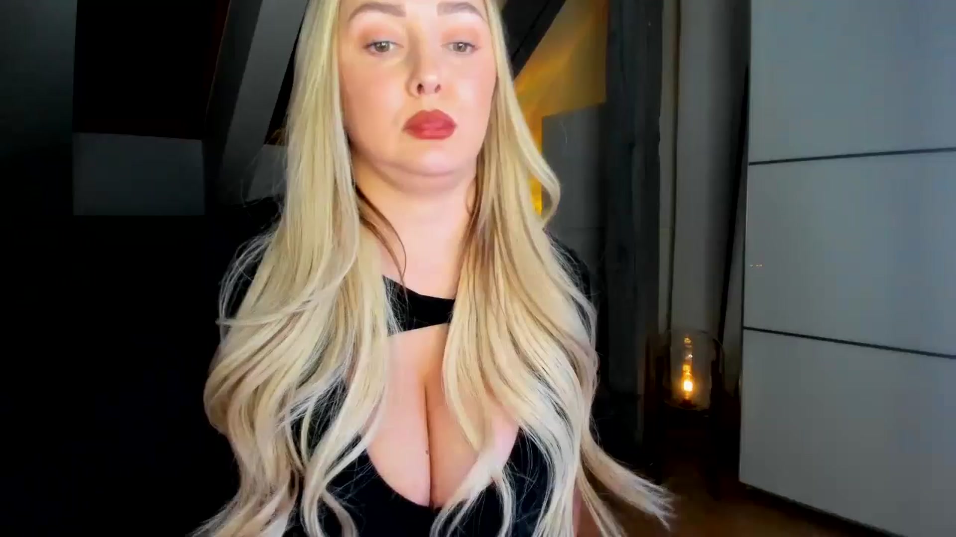Gallery image thumbnail from Mi_Ha's myfreecams stream on, 02/18/2026, 17:14 image 17 of 20