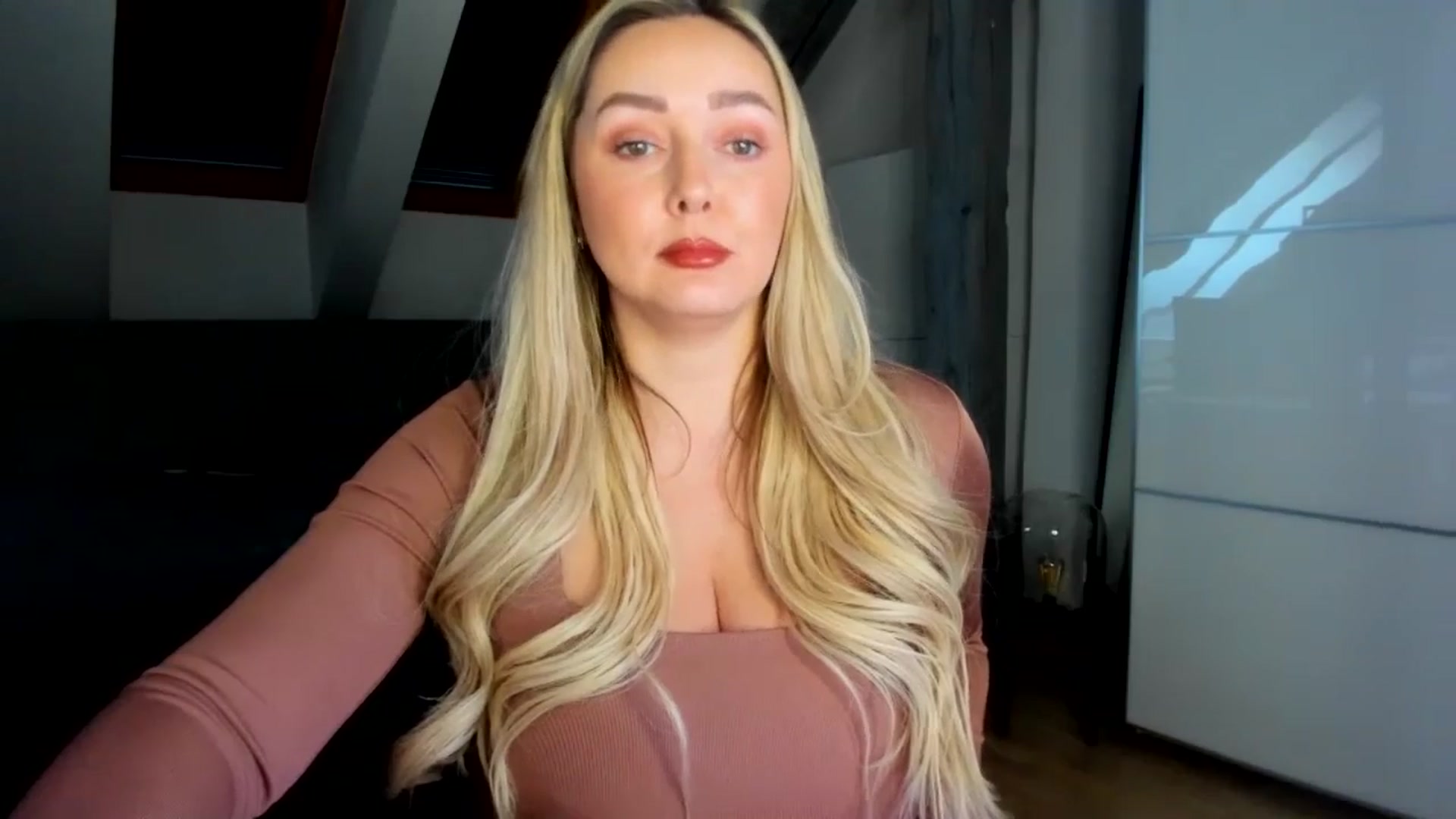 Gallery image thumbnail from Mi_Ha's myfreecams stream on, 02/20/2026, 14:39 image 12 of 20