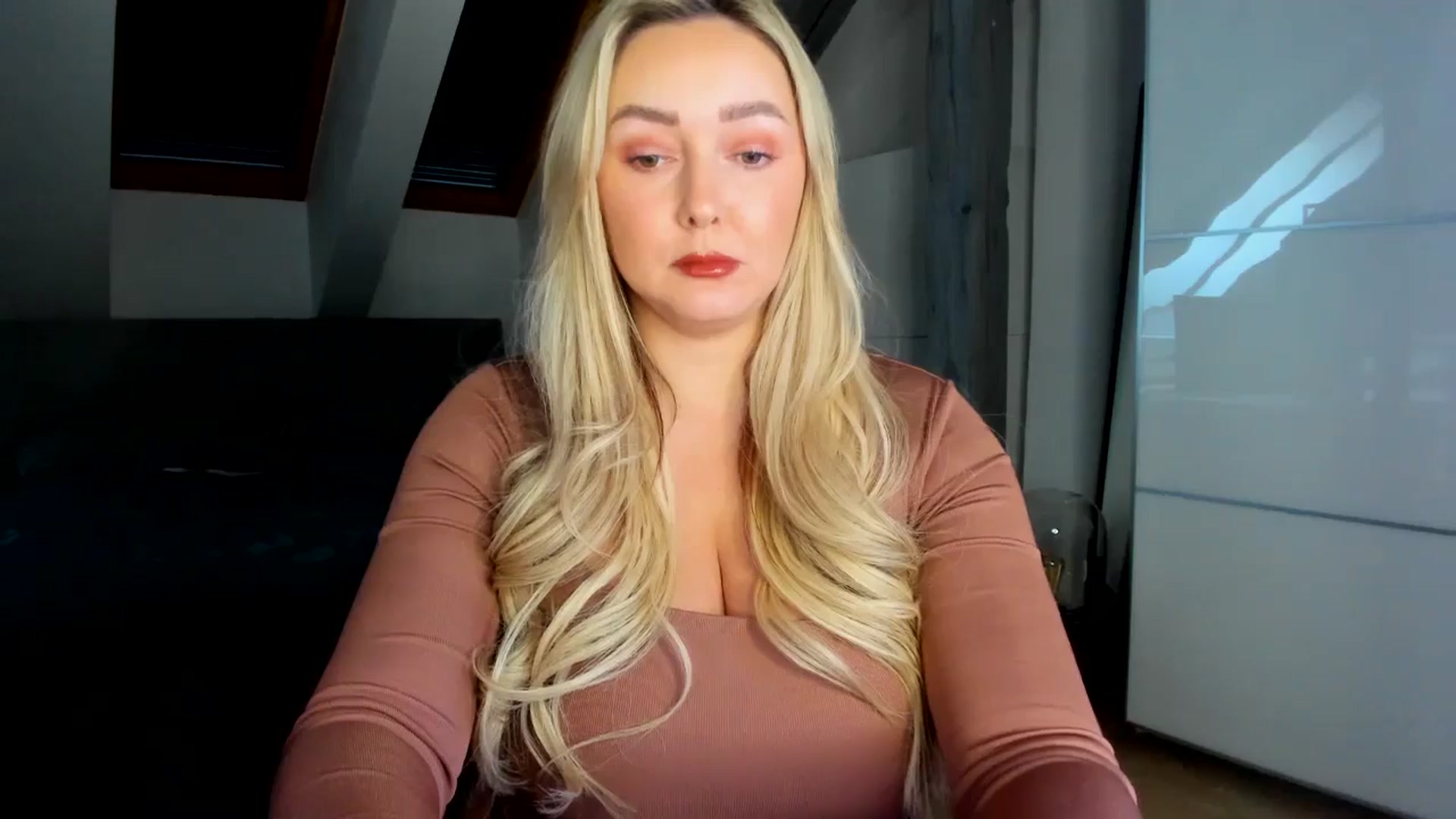 Gallery image thumbnail from Mi_Ha's myfreecams stream on, 02/20/2026, 14:39 image 9 of 20