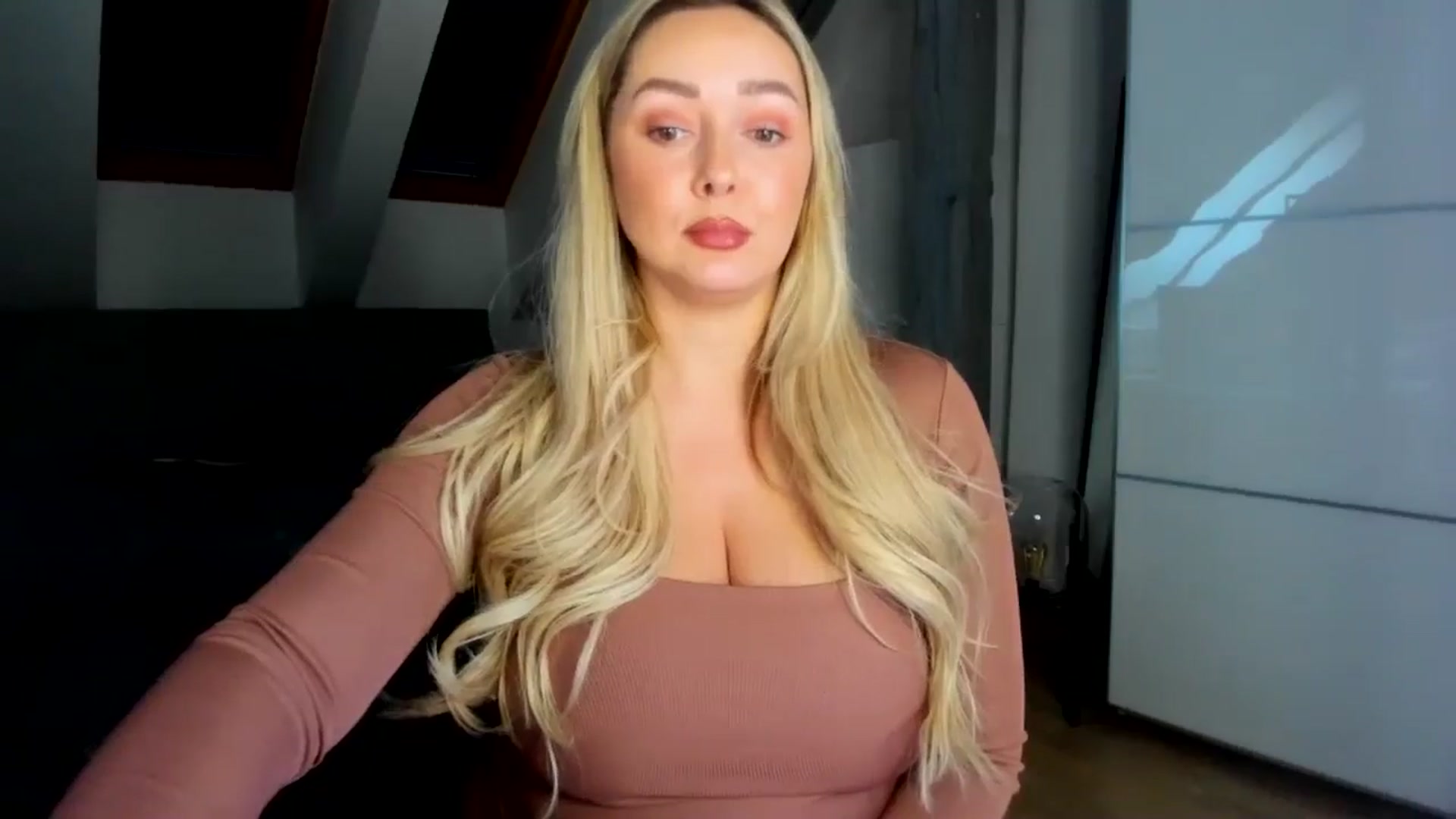 Gallery image thumbnail from Mi_Ha's myfreecams stream on, 02/20/2026, 16:11 image 6 of 20