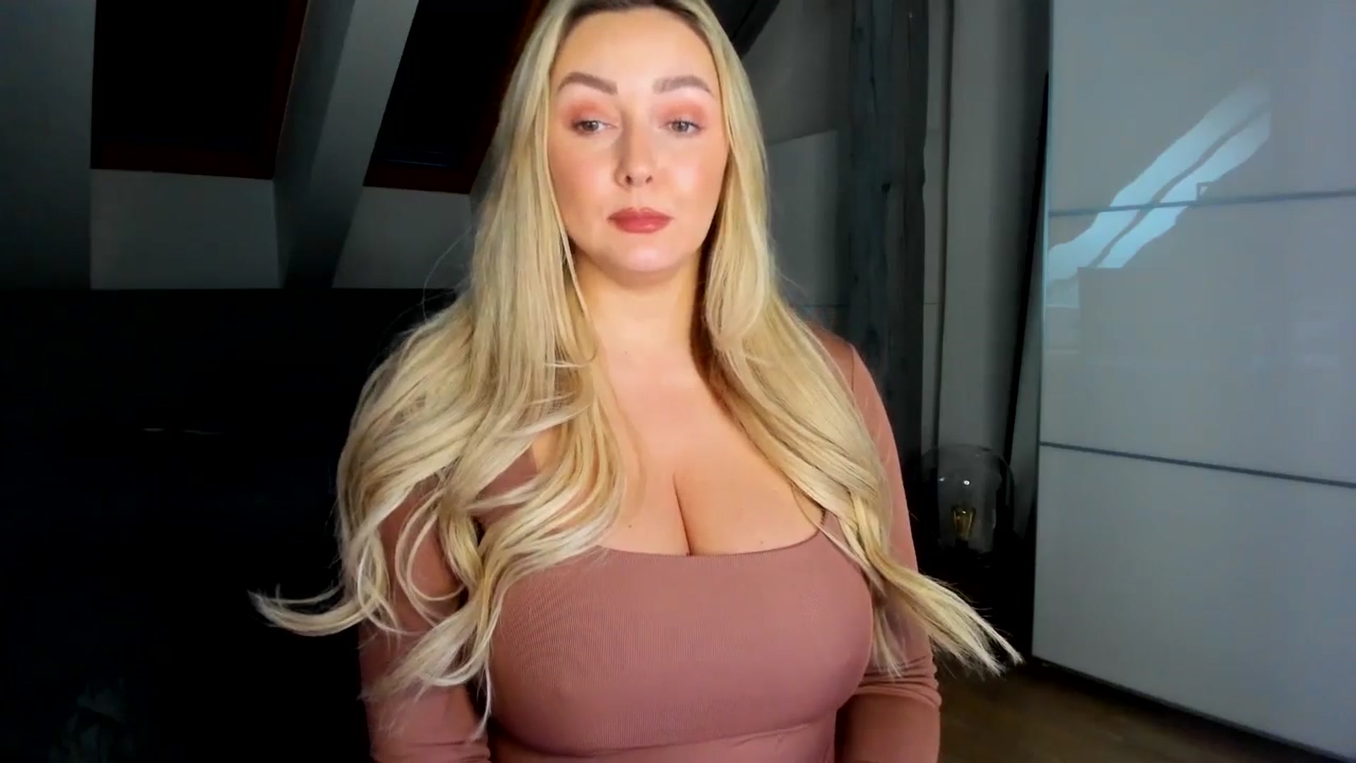 Gallery image thumbnail from Mi_Ha's myfreecams stream on, 02/20/2026, 16:11 image 9 of 20