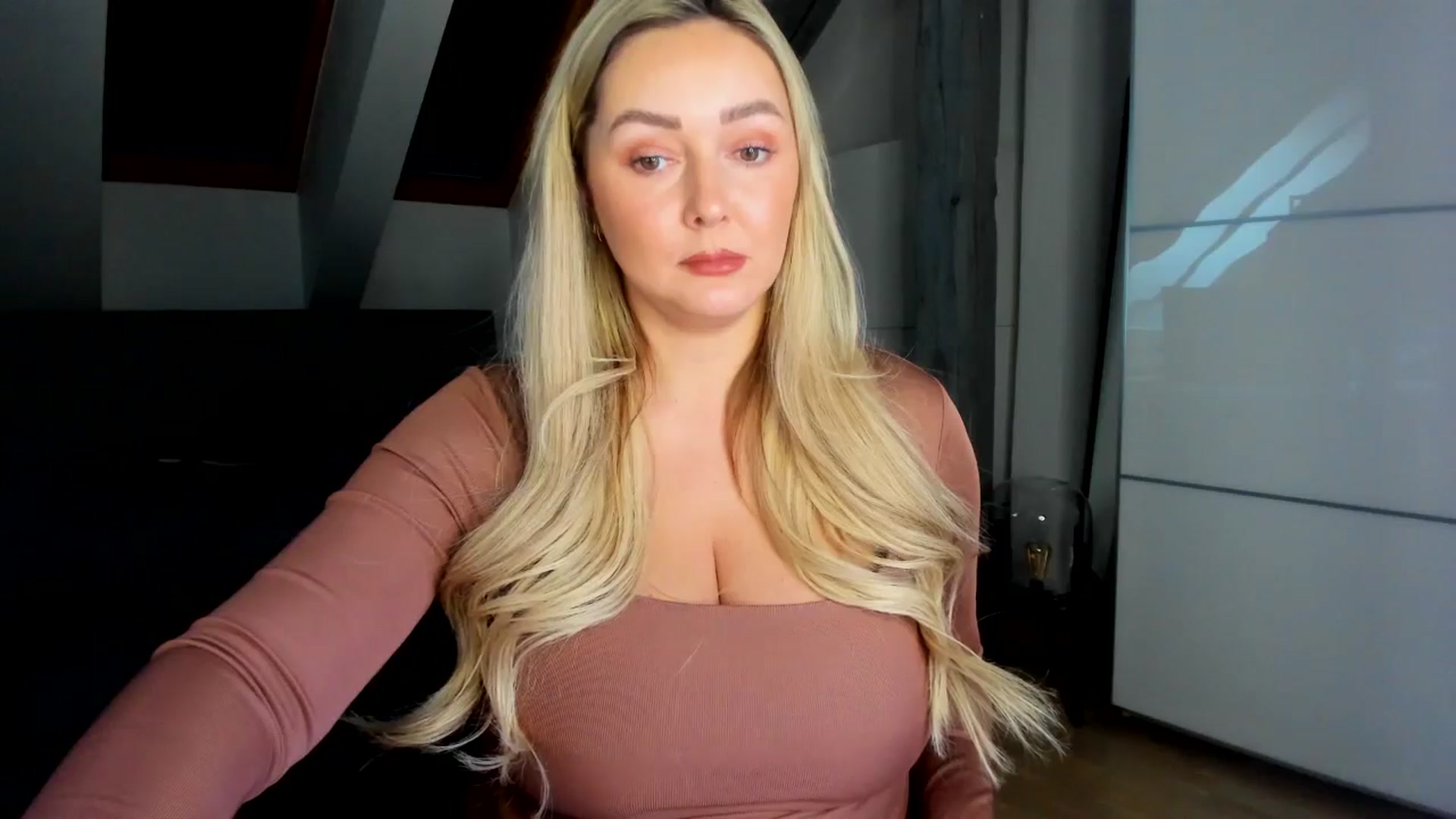 Gallery image thumbnail from Mi_Ha's myfreecams stream on, 02/20/2026, 16:11 image 13 of 20