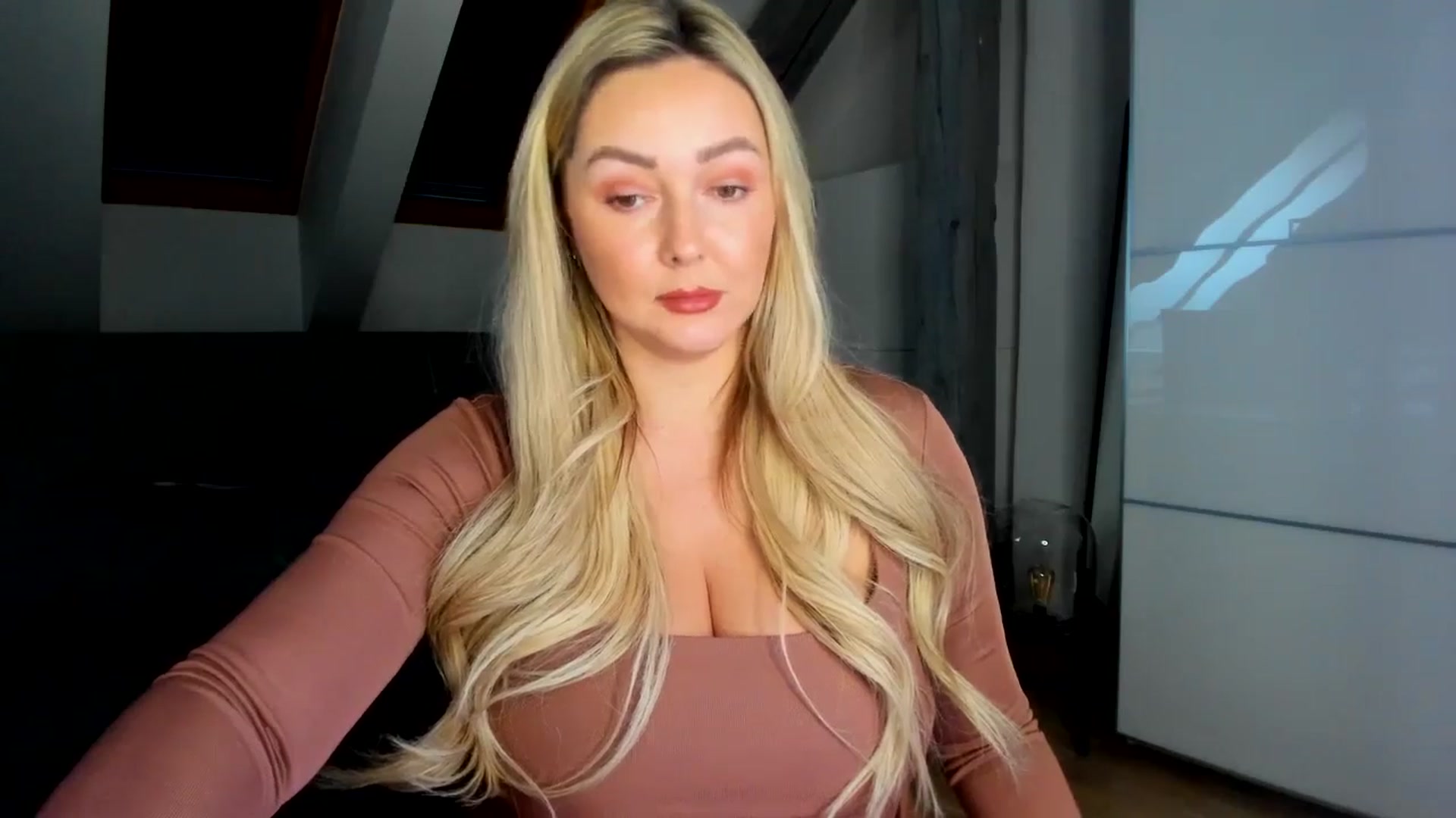 Gallery image thumbnail from Mi_Ha's myfreecams stream on, 02/20/2026, 16:11 image 5 of 20