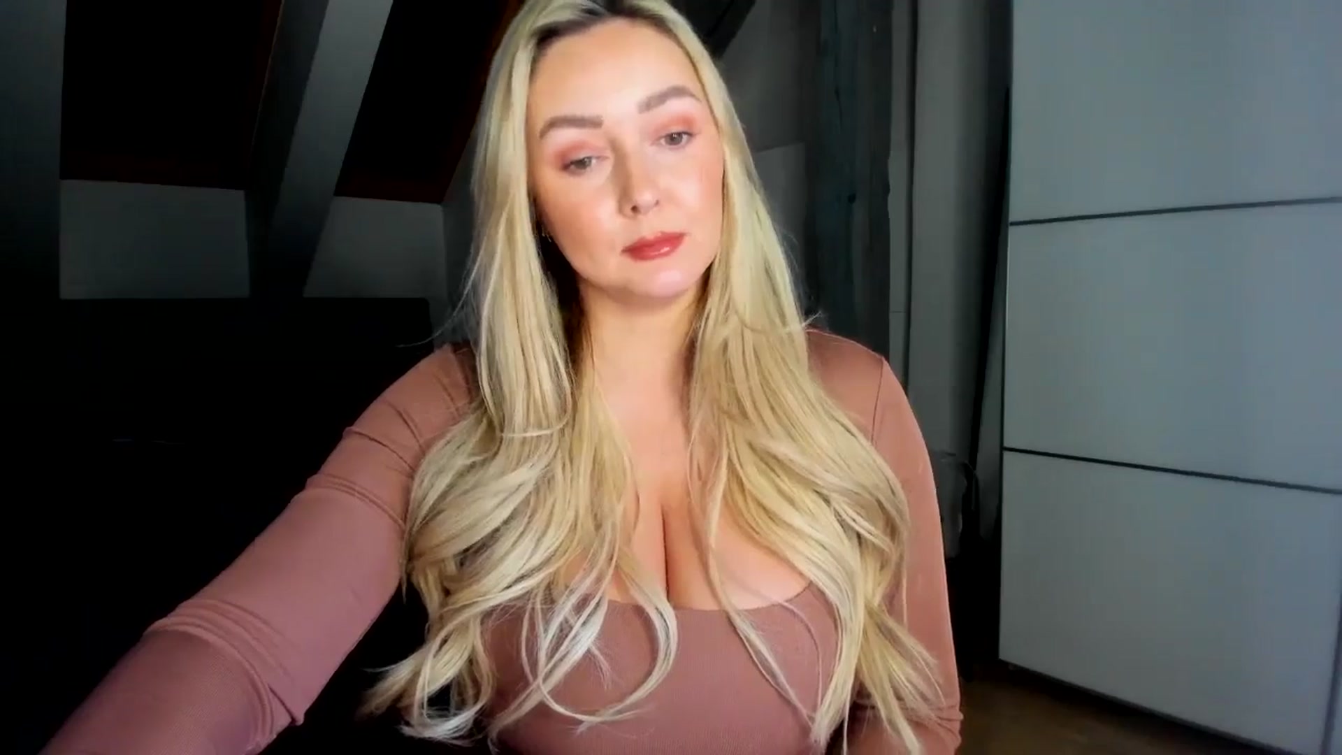 Gallery image thumbnail from Mi_Ha's myfreecams stream on, 02/20/2026, 16:44 image 20 of 20