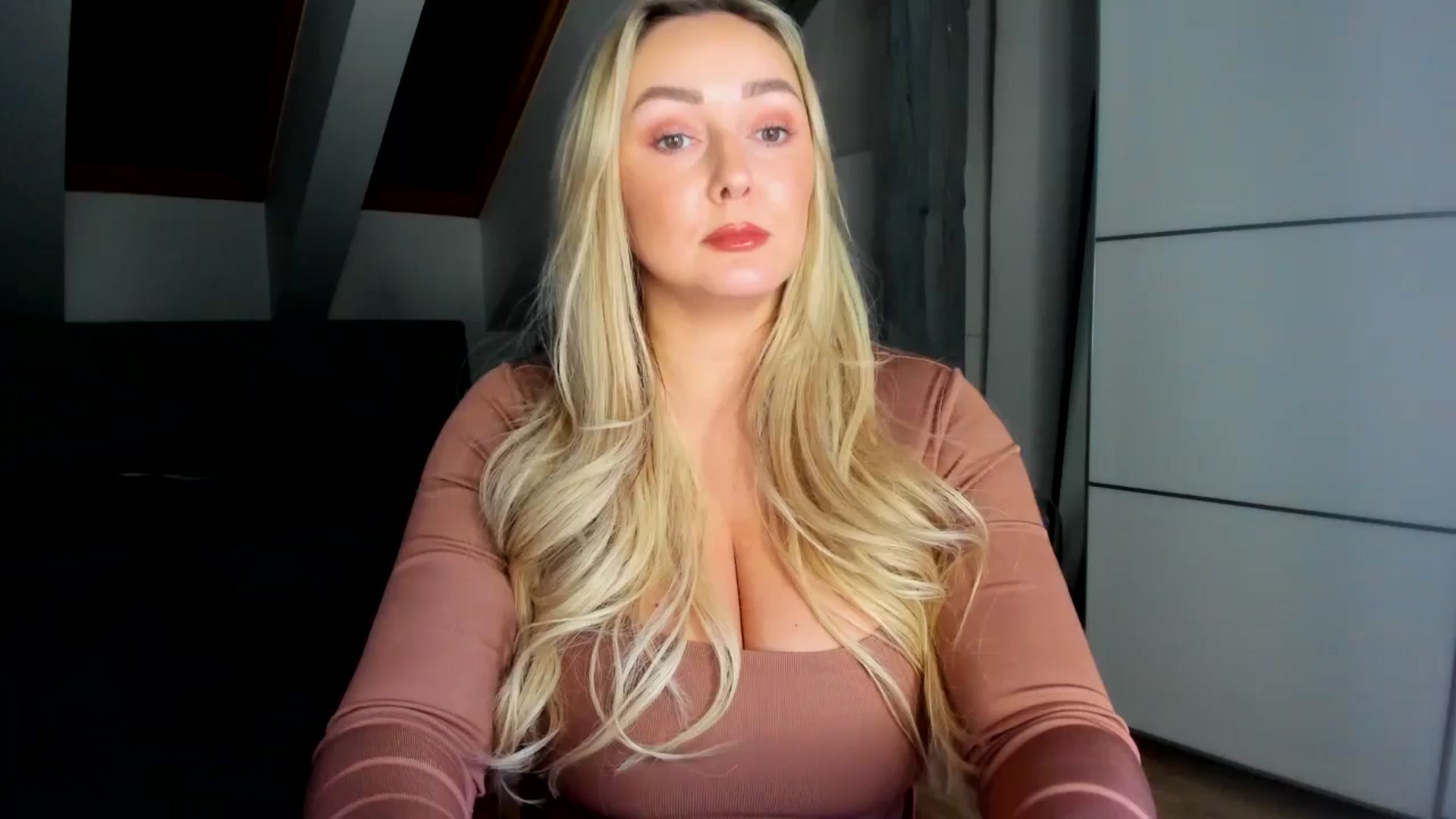 Gallery image thumbnail from Mi_Ha's myfreecams stream on, 02/20/2026, 16:44 image 19 of 20
