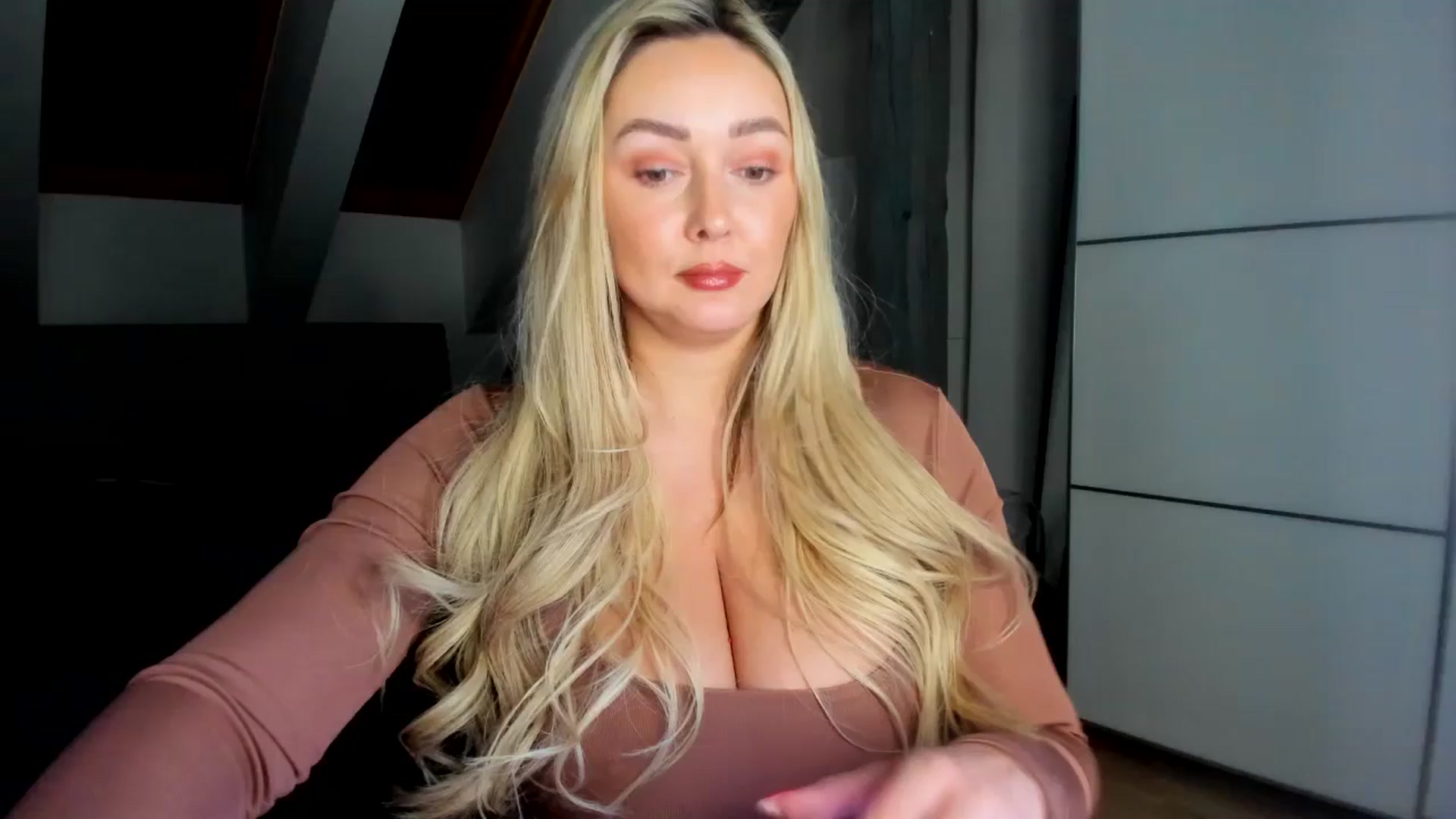 Gallery image thumbnail from Mi_Ha's myfreecams stream on, 02/20/2026, 16:44 image 15 of 20