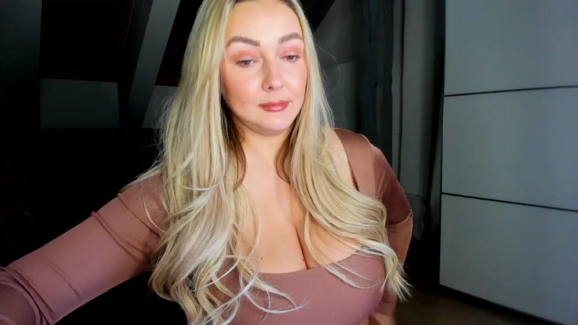 Gallery image thumbnail from Mi_Ha's myfreecams stream on, 02/20/2026, 17:32 image 13 of 20