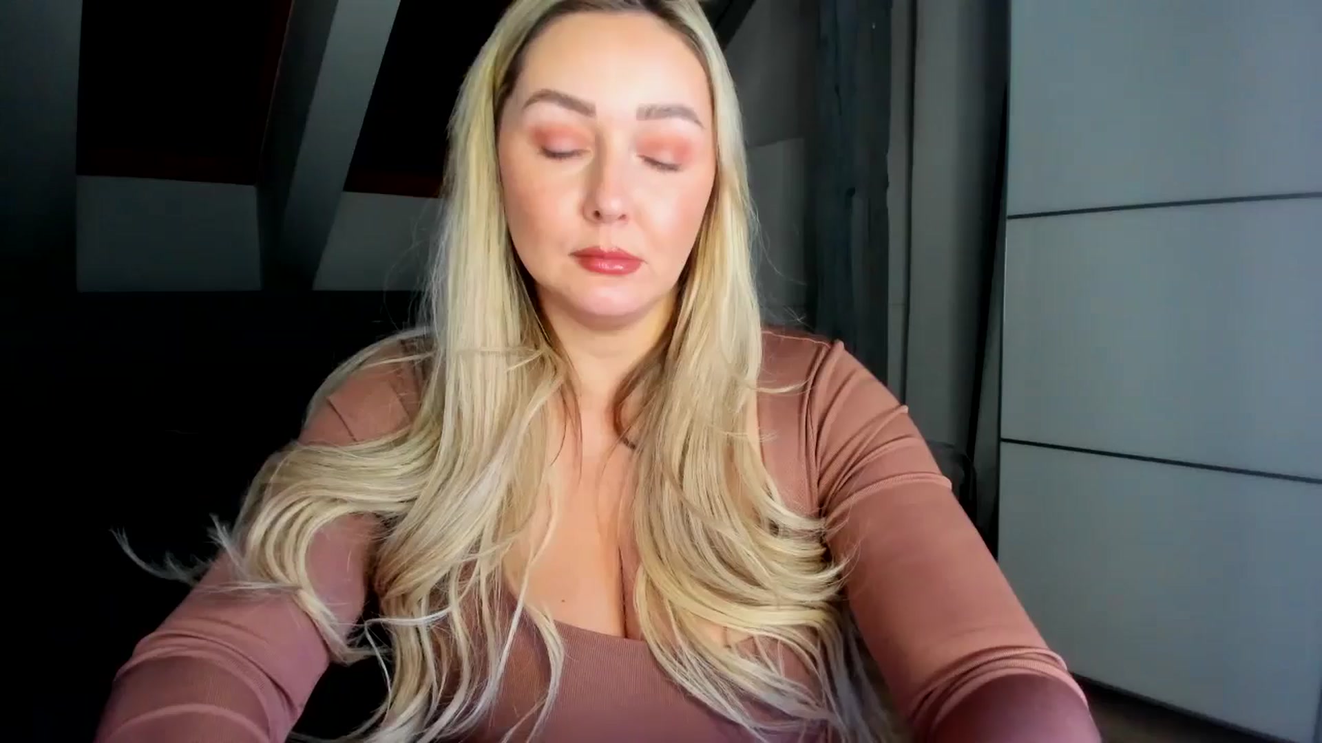 Gallery image thumbnail from Mi_Ha's myfreecams stream on, 02/20/2026, 17:32 image 6 of 20