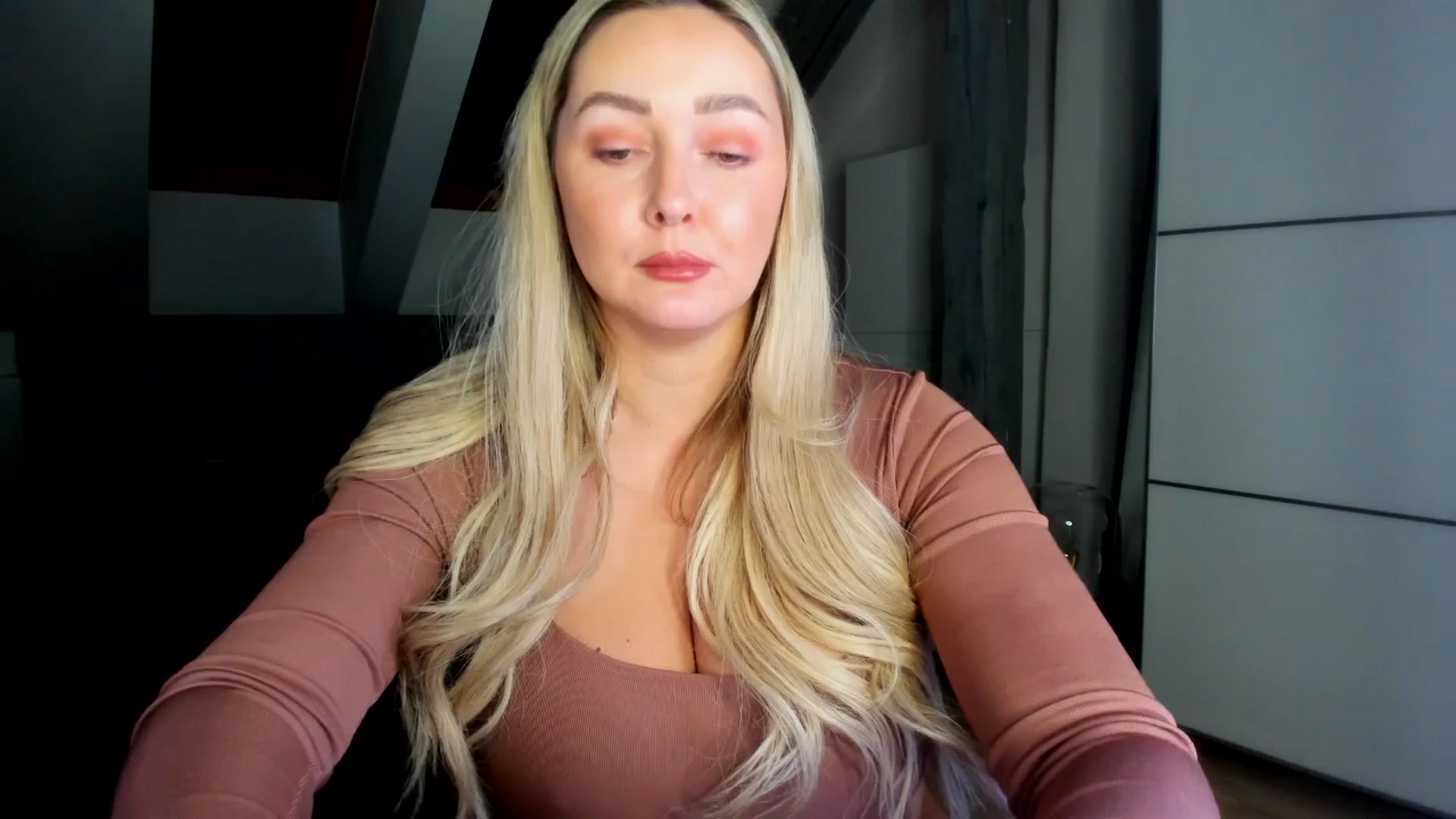 Gallery image thumbnail from Mi_Ha's myfreecams stream on, 02/20/2026, 19:21 image 6 of 20