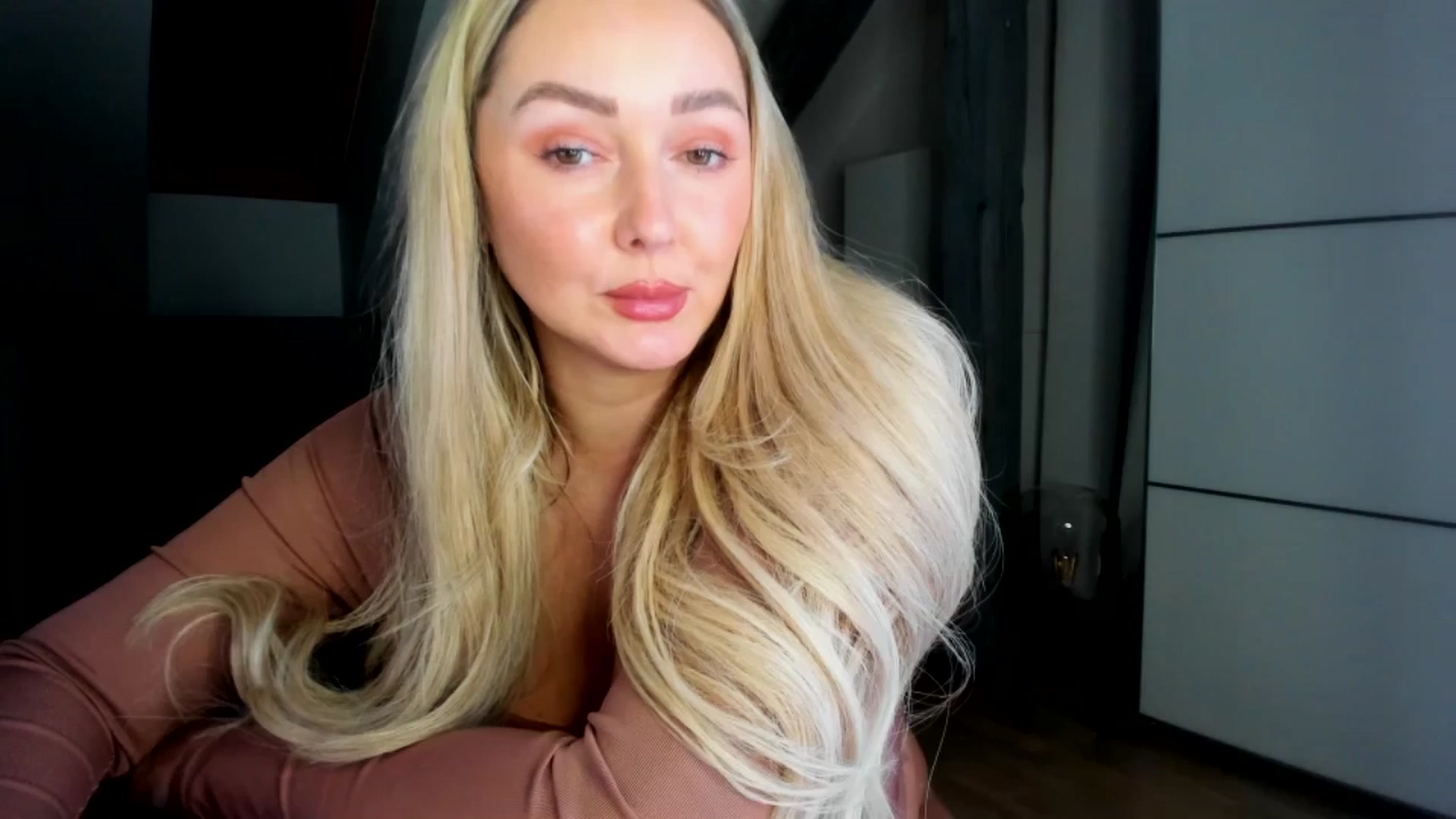Gallery image thumbnail from Mi_Ha's myfreecams stream on, 02/20/2026, 19:21 image 4 of 20
