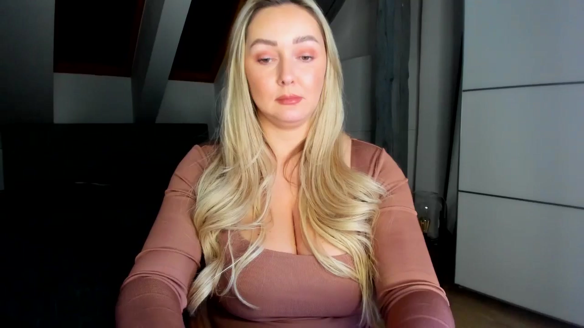 Gallery image thumbnail from Mi_Ha's myfreecams stream on, 02/20/2026, 19:21 image 8 of 20