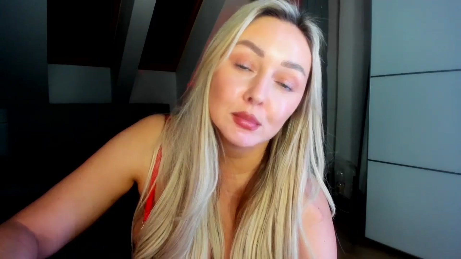 Gallery image thumbnail from Mi_Ha's myfreecams stream on, 02/23/2026, 22:17 image 2 of 20