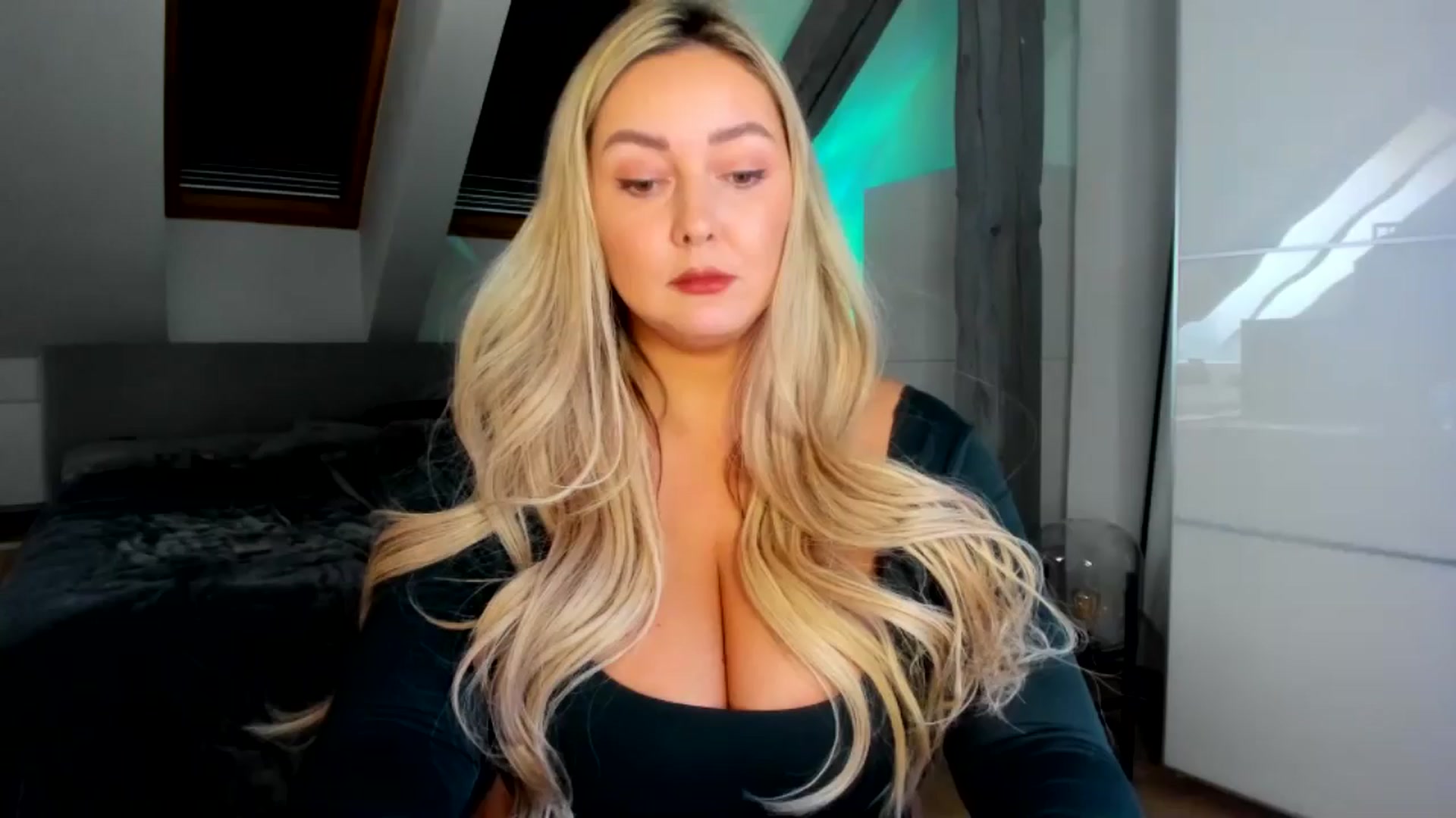 Gallery image thumbnail from Mi_Ha's myfreecams stream on, 02/24/2026, 13:30 image 13 of 20