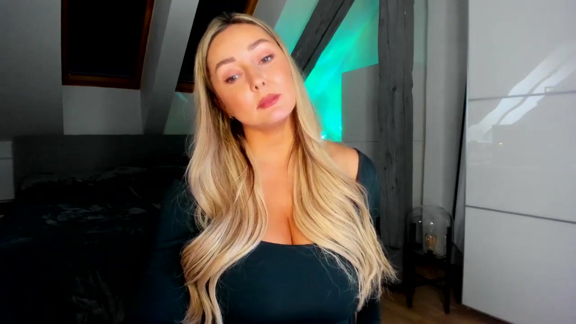 Gallery image thumbnail from Mi_Ha's myfreecams stream on, 02/24/2026, 16:14 image 15 of 20