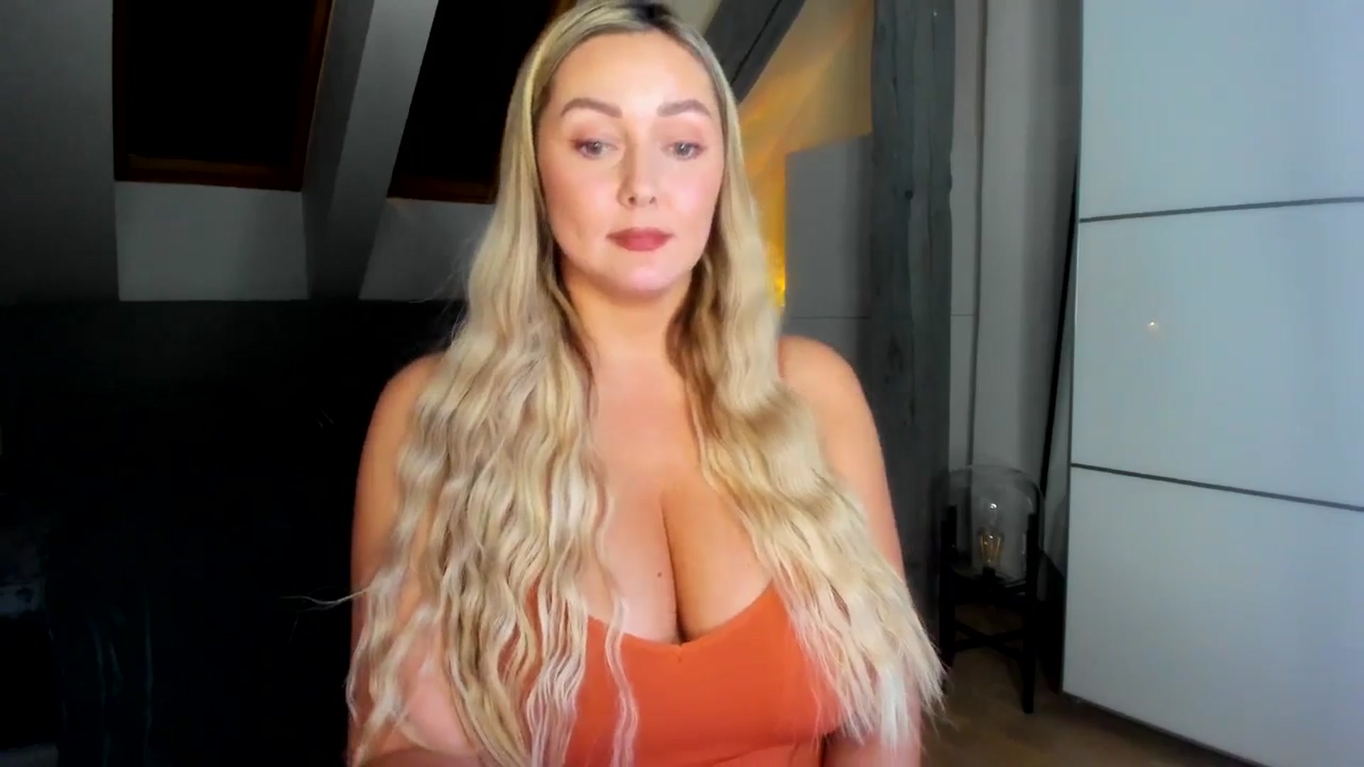 Gallery image thumbnail from Mi_Ha's myfreecams stream on, 02/25/2026, 17:23 image 14 of 20