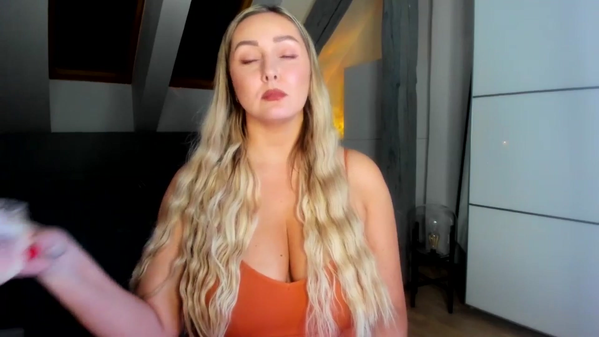 Gallery image thumbnail from Mi_Ha's myfreecams stream on, 02/25/2026, 17:23 image 17 of 20