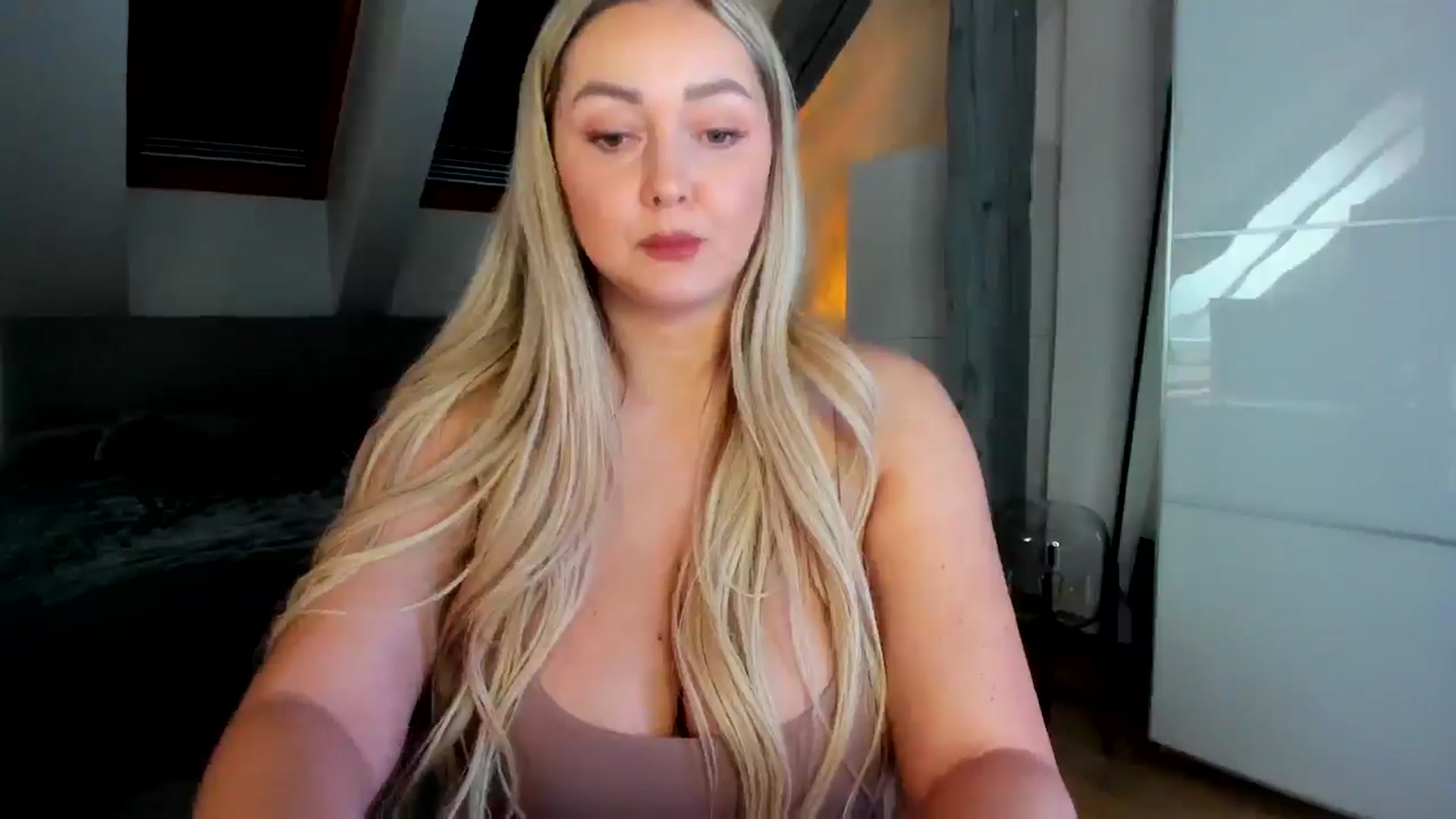 Gallery image thumbnail from Mi_Ha's myfreecams stream on, 03/02/2026, 14:58 image 12 of 20
