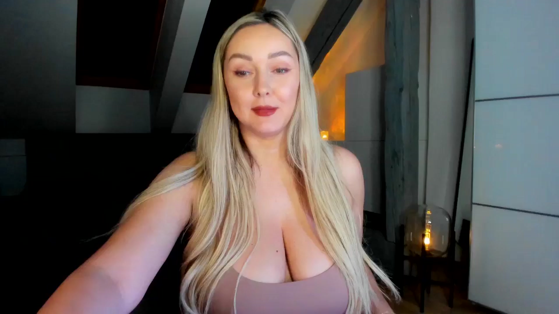 Gallery image thumbnail from Mi_Ha's myfreecams stream on, 03/02/2026, 19:55 image 17 of 20
