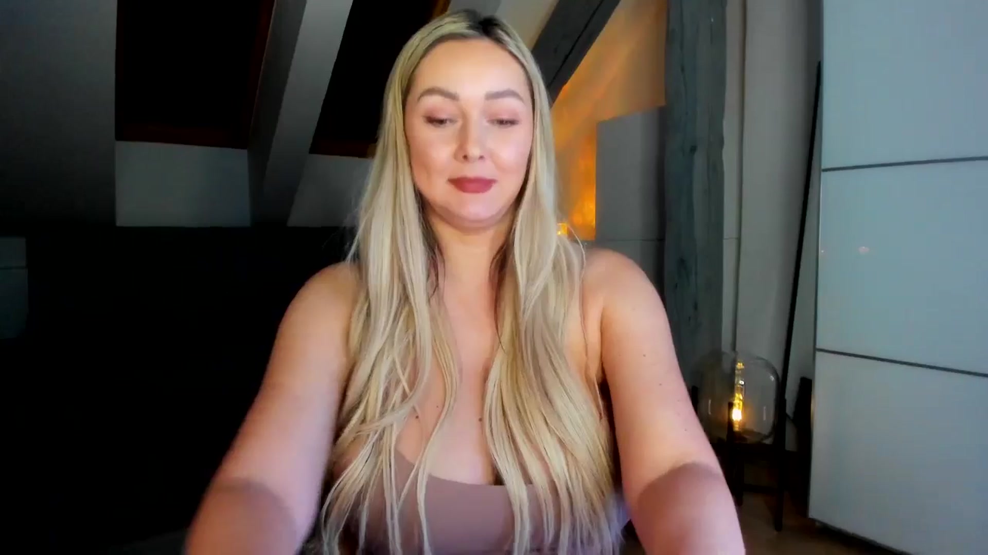 Gallery image thumbnail from Mi_Ha's myfreecams stream on, 03/02/2026, 20:19 image 13 of 20