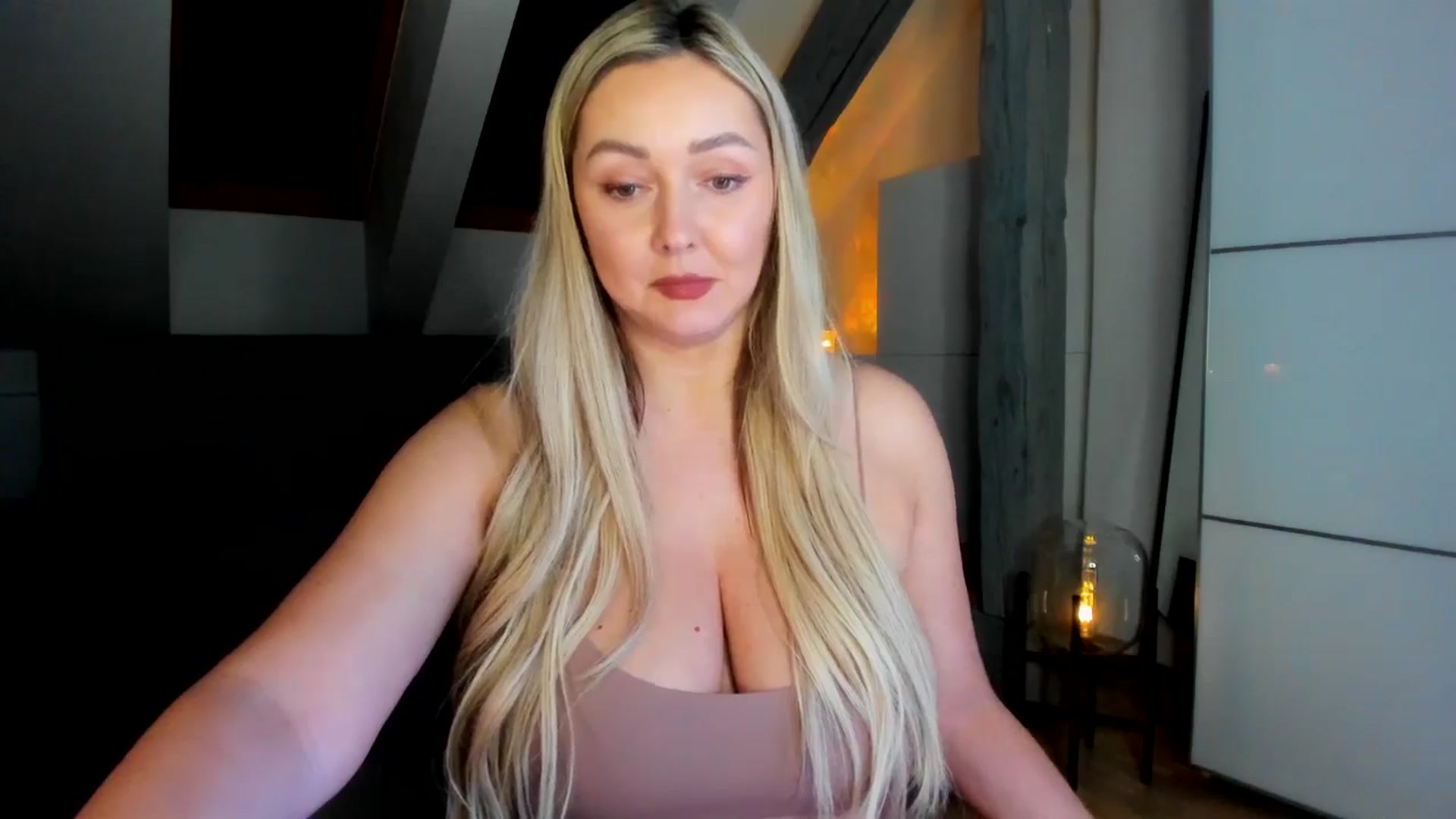 Gallery image thumbnail from Mi_Ha's myfreecams stream on, 03/02/2026, 20:19 image 18 of 20