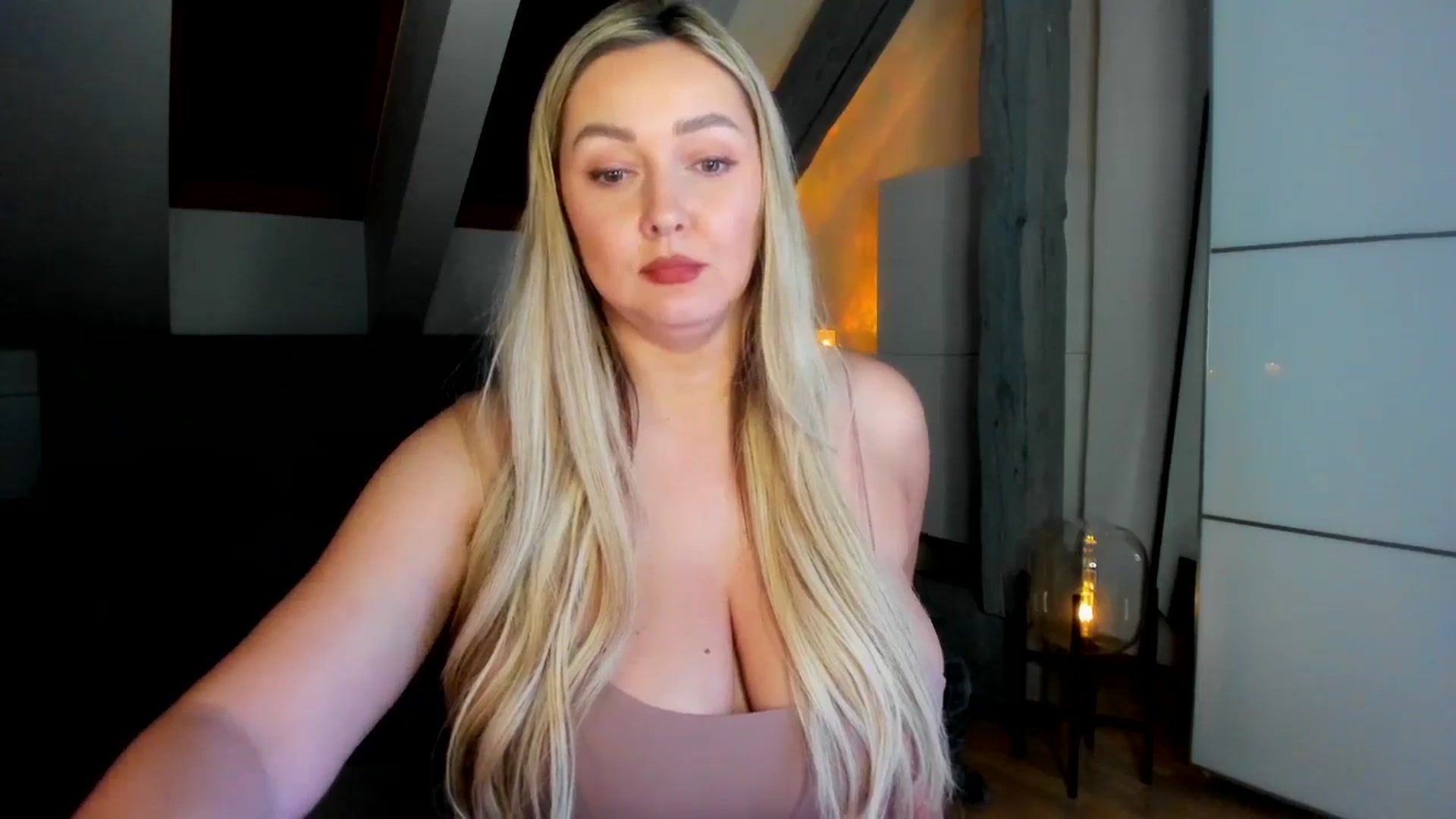 Gallery image thumbnail from Mi_Ha's myfreecams stream on, 03/02/2026, 20:19 image 19 of 20
