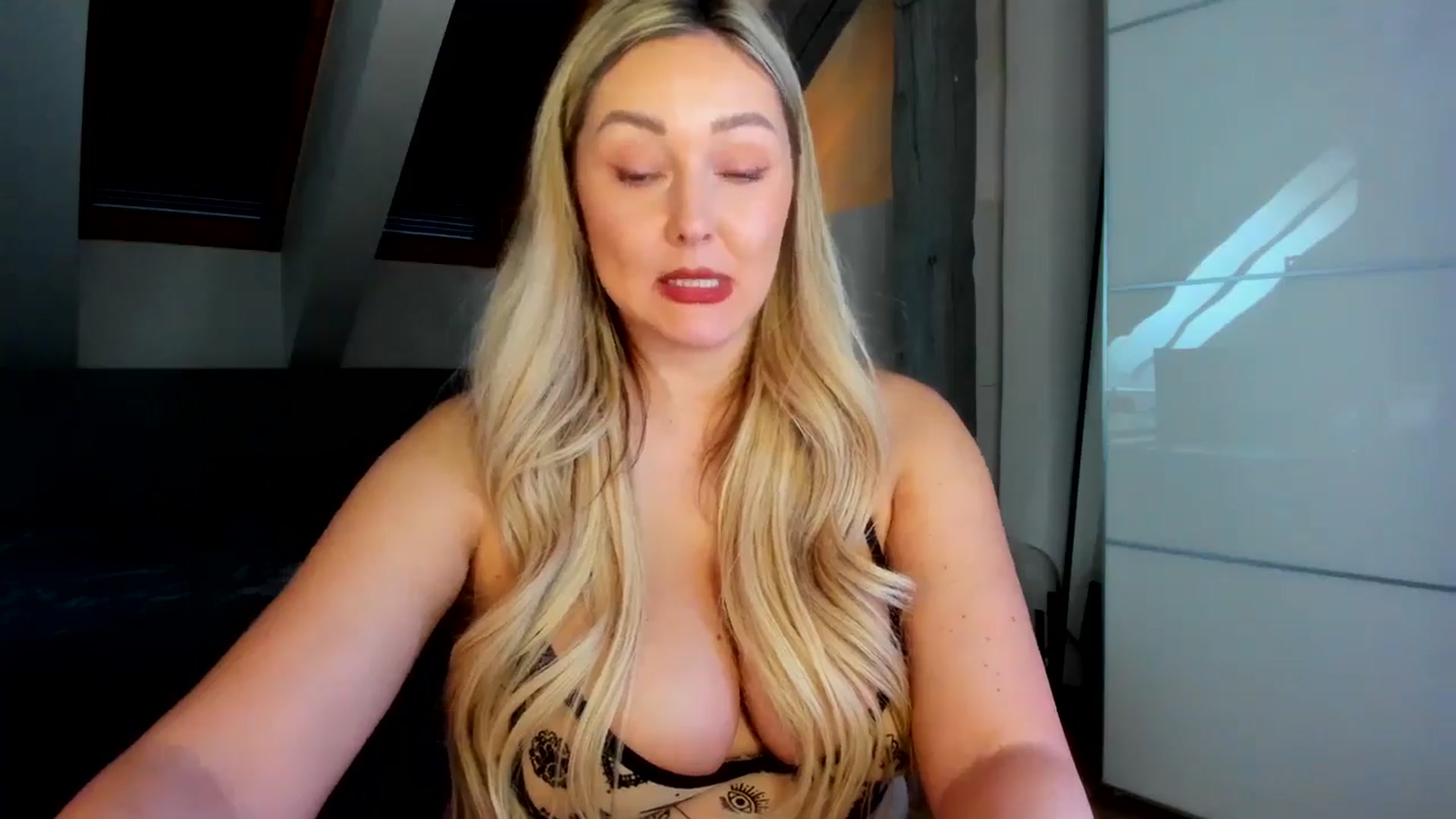 Gallery image thumbnail from Mi_Ha's myfreecams stream on, 03/04/2026, 15:06 image 10 of 20