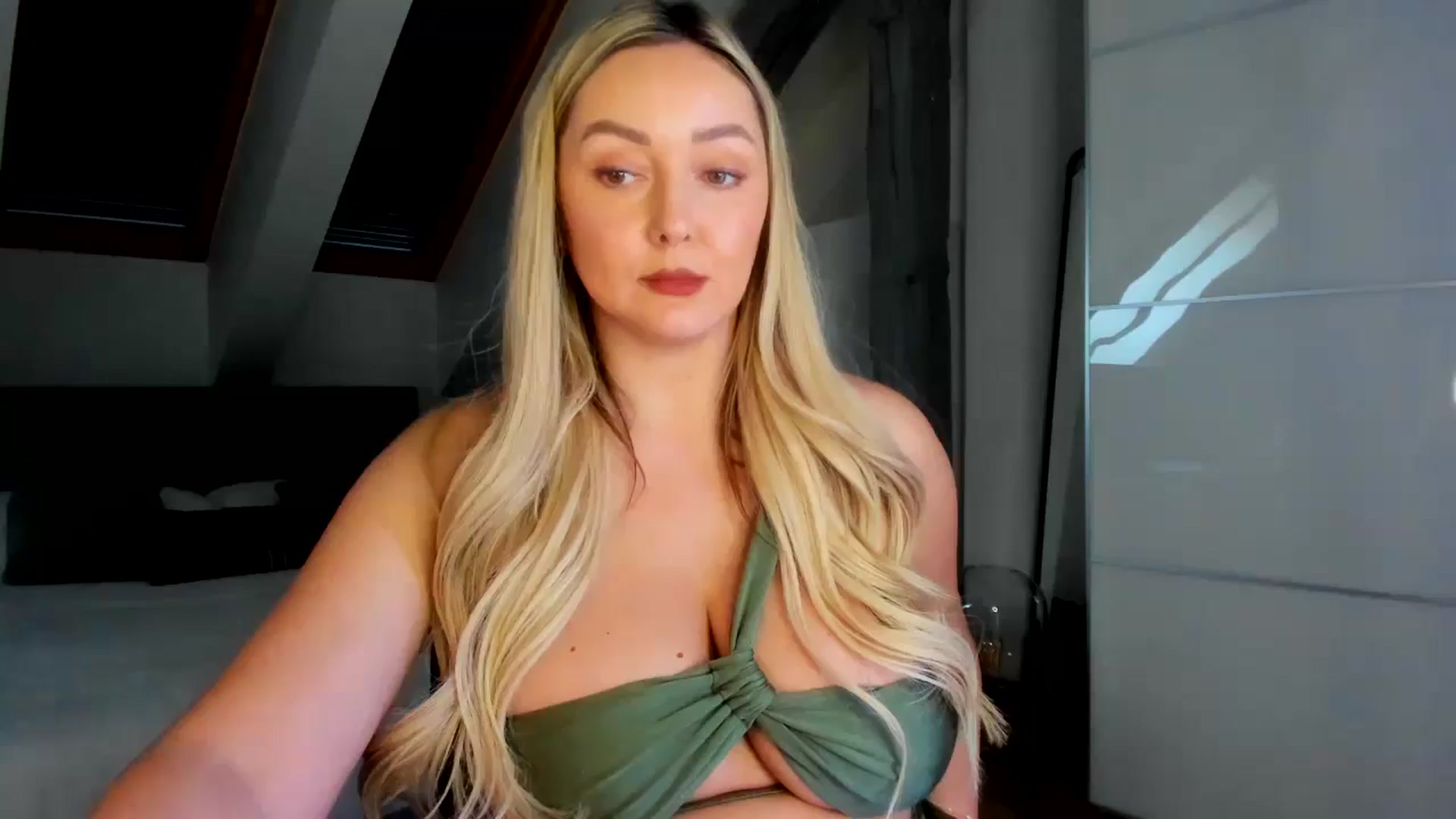Gallery image thumbnail from Mi_Ha's myfreecams stream on, 03/07/2026, 15:08 image 17 of 20
