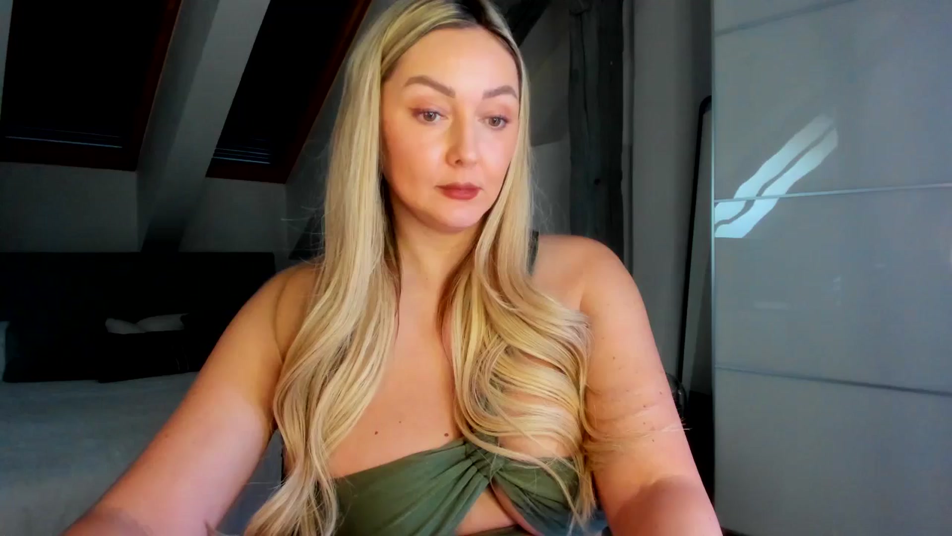 Gallery image thumbnail from Mi_Ha's myfreecams stream on, 03/07/2026, 15:08 image 11 of 20
