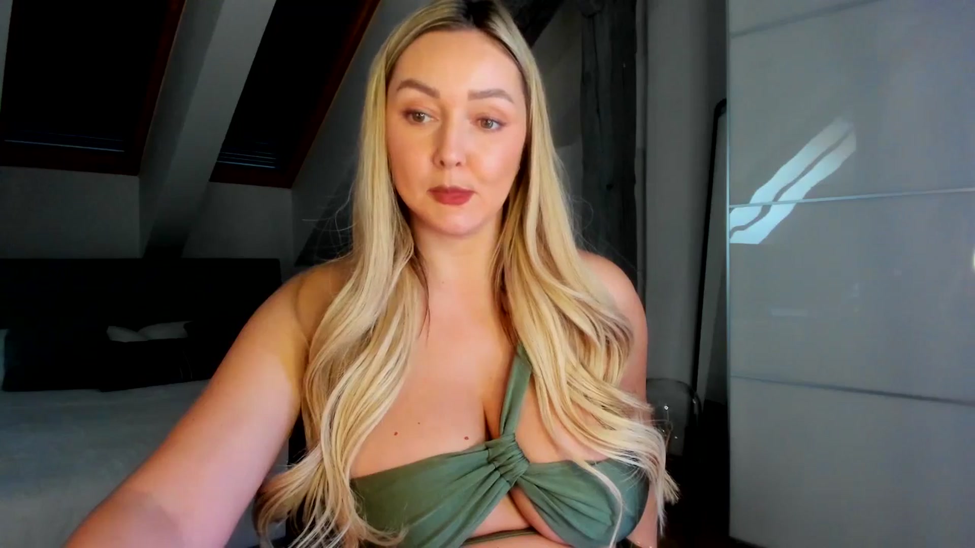 Gallery image thumbnail from Mi_Ha's myfreecams stream on, 03/07/2026, 15:08 image 16 of 20