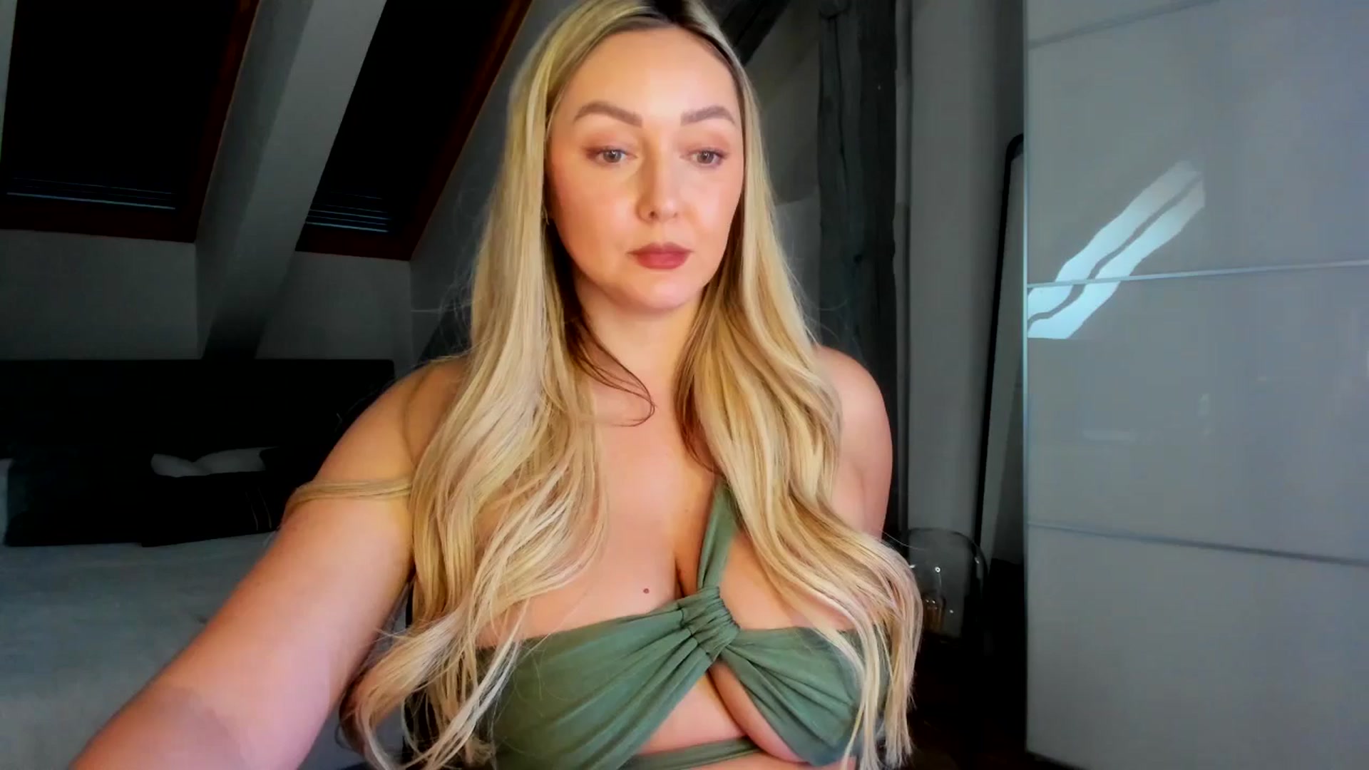 Gallery image thumbnail from Mi_Ha's myfreecams stream on, 03/07/2026, 15:08 image 1 of 20