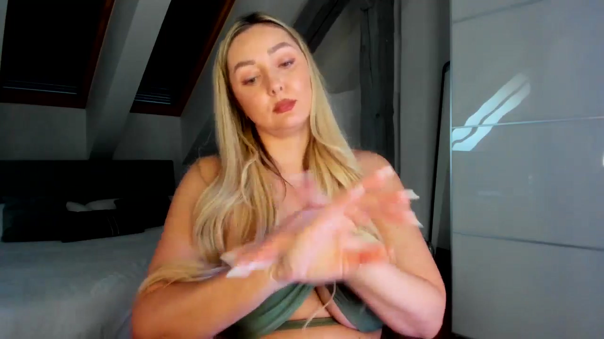 Gallery image thumbnail from Mi_Ha's myfreecams stream on, 03/07/2026, 15:08 image 19 of 20