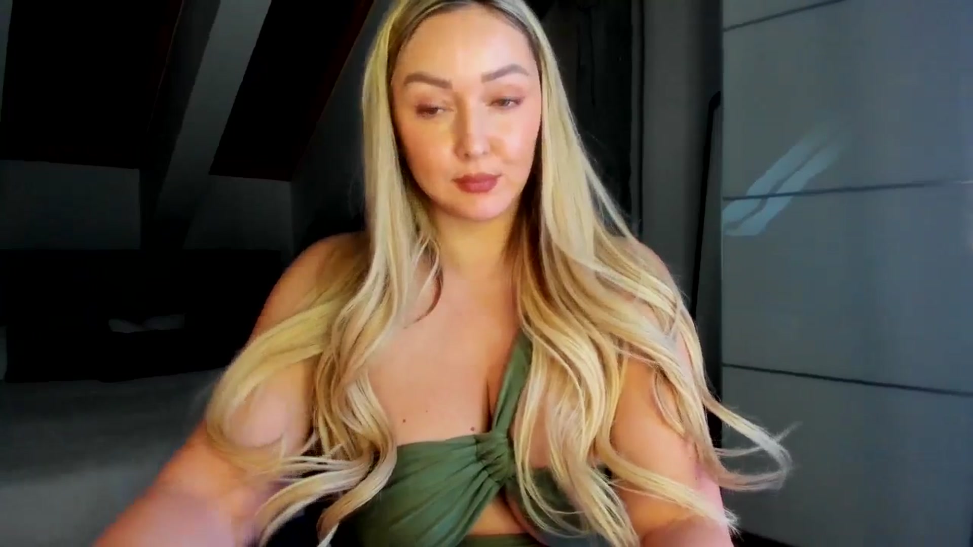Gallery image thumbnail from Mi_Ha's myfreecams stream on, 03/07/2026, 17:30 image 9 of 20