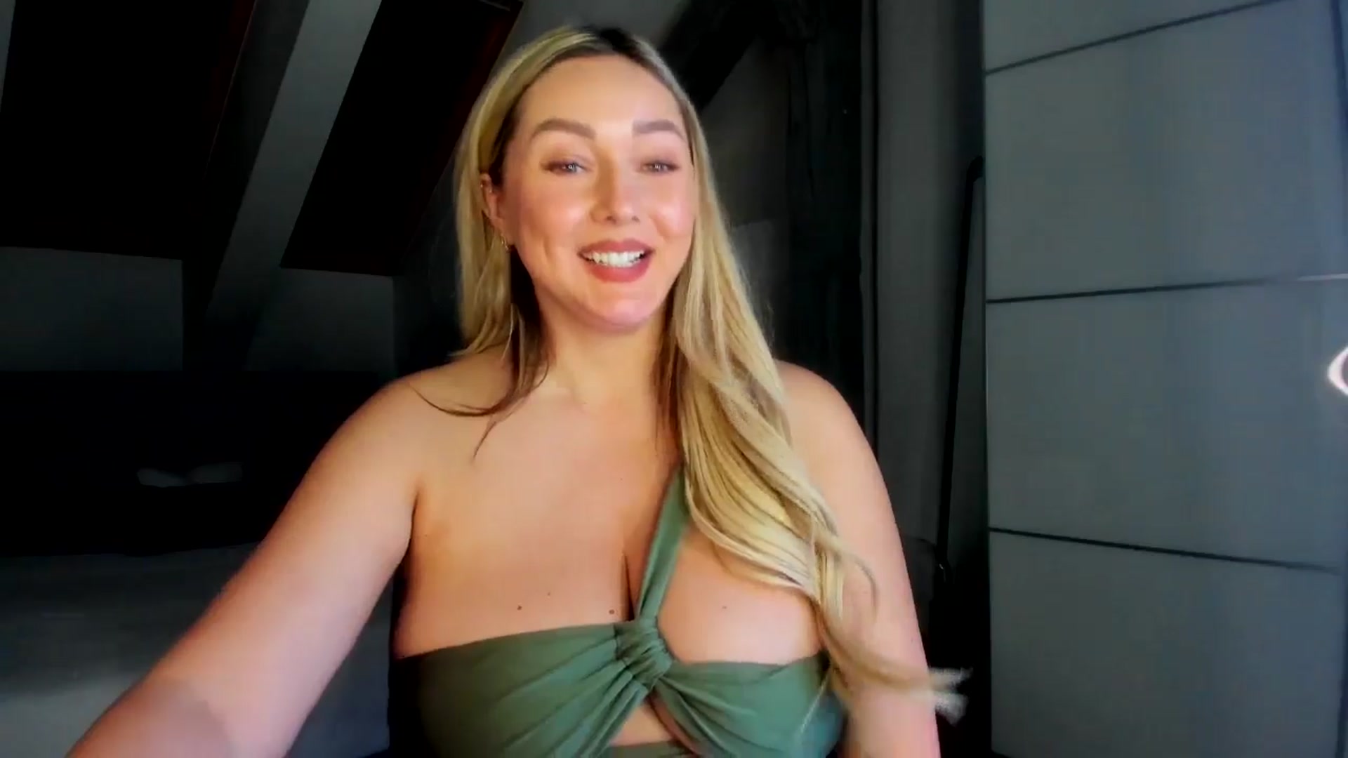 Gallery image thumbnail from Mi_Ha's myfreecams stream on, 03/07/2026, 17:30 image 16 of 20