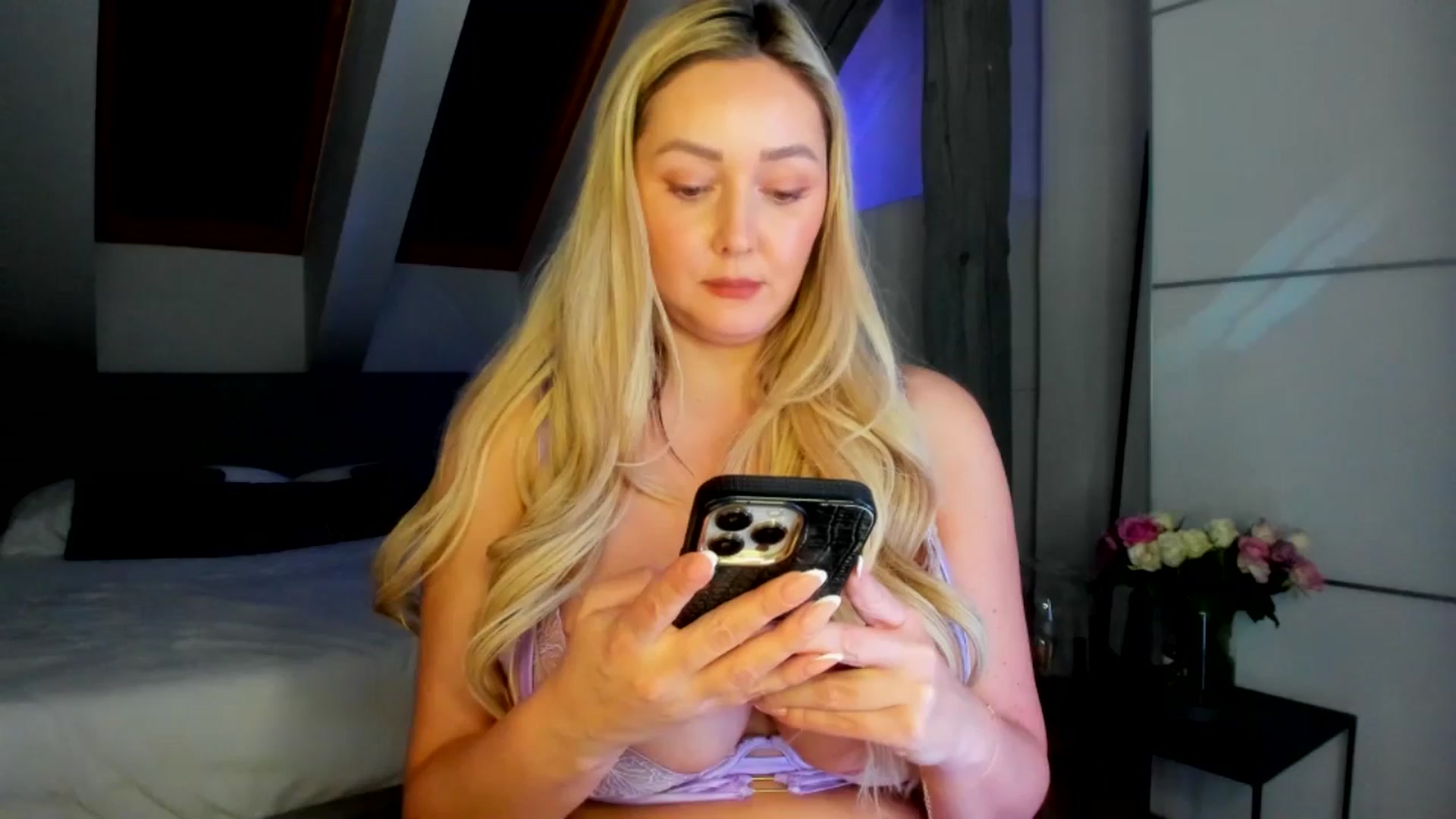 Gallery image thumbnail from Mi_Ha's myfreecams stream on, 03/08/2026, 17:10 image 9 of 20