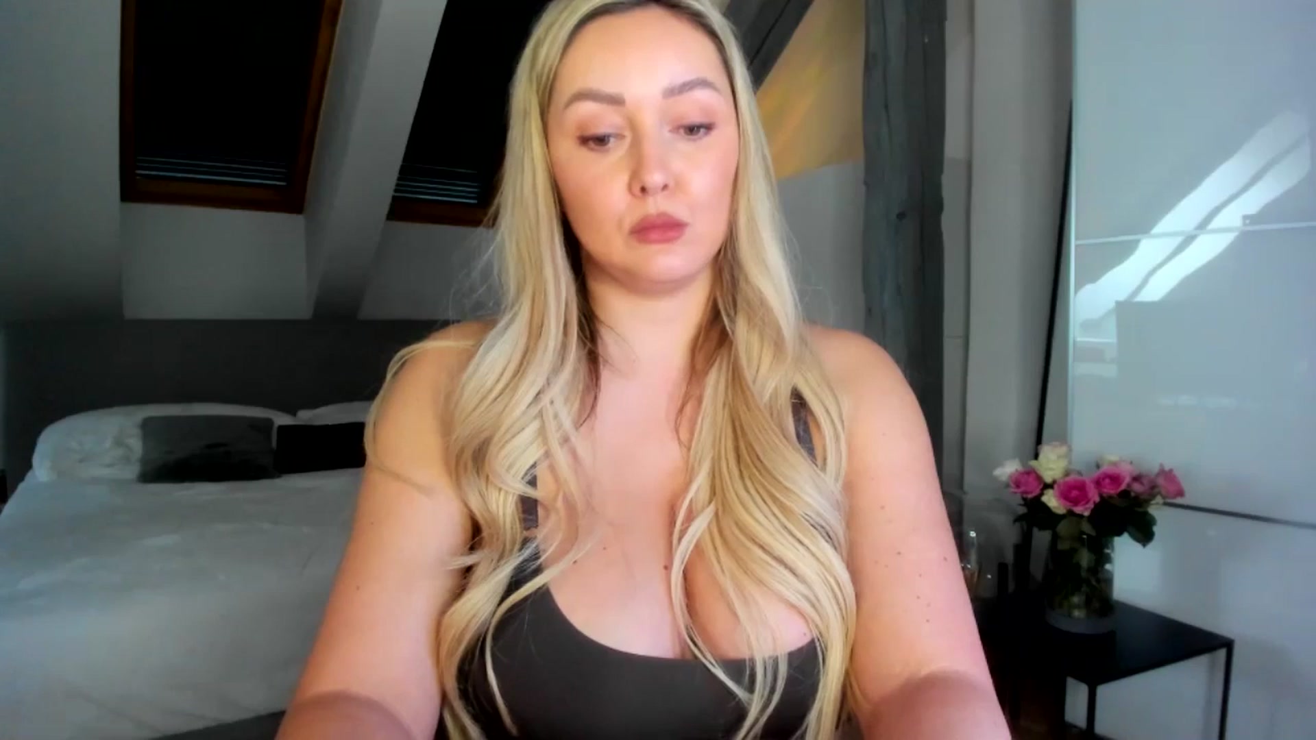 Gallery image thumbnail from Mi_Ha's myfreecams stream on, 03/10/2026, 14:02 image 17 of 20